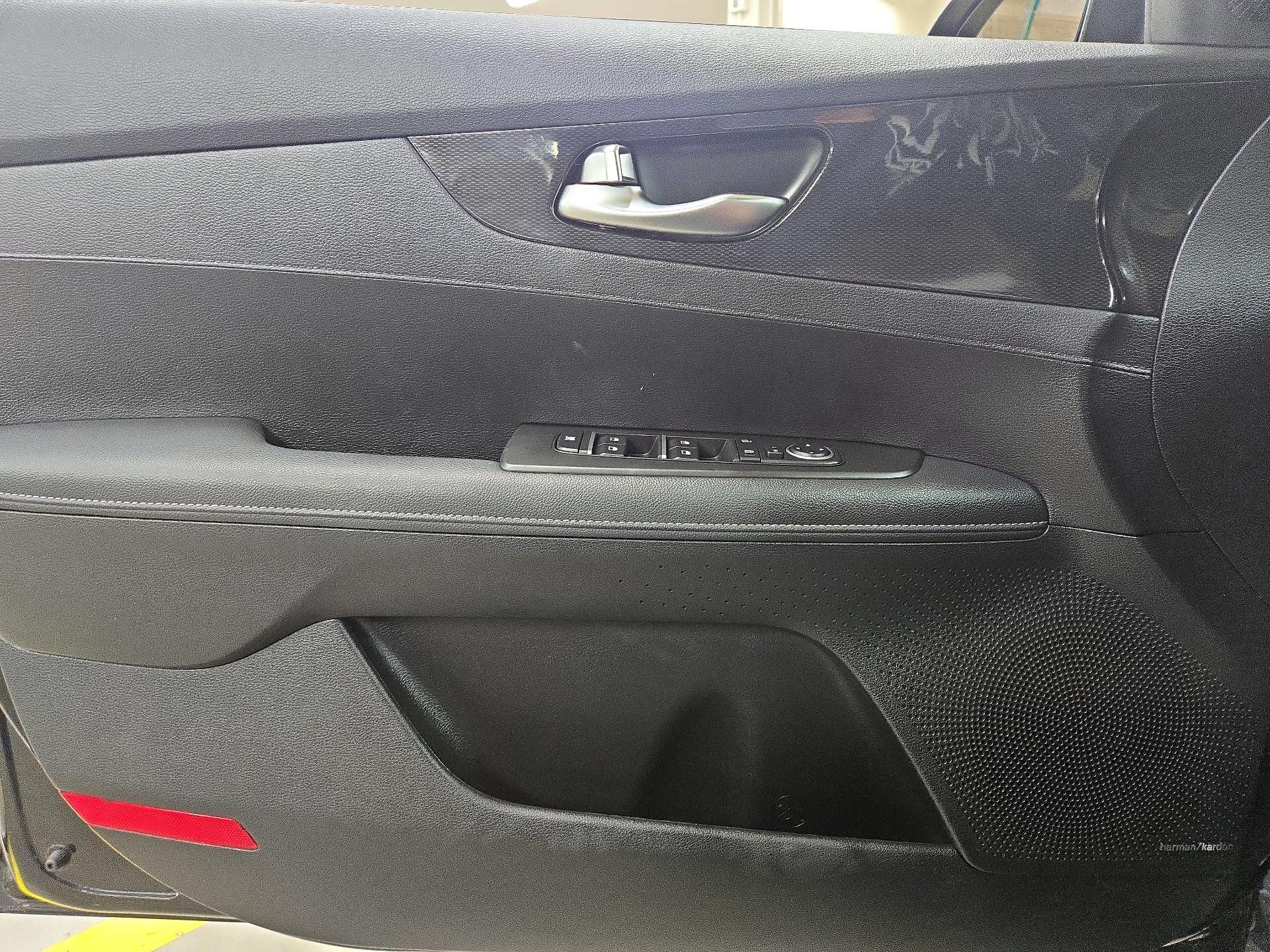 Thumbnail: 2023 Kia Forte - 12