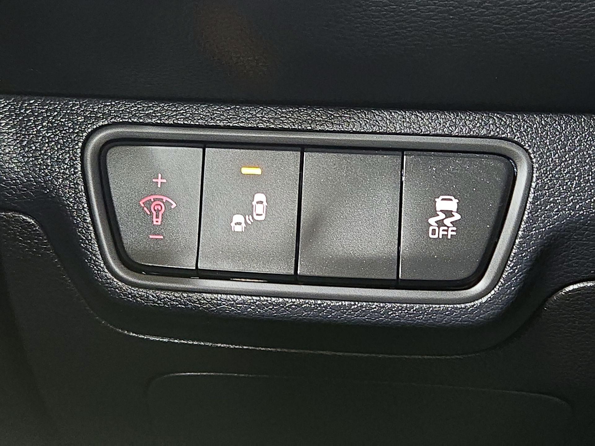 Thumbnail: 2023 Kia Forte - 13