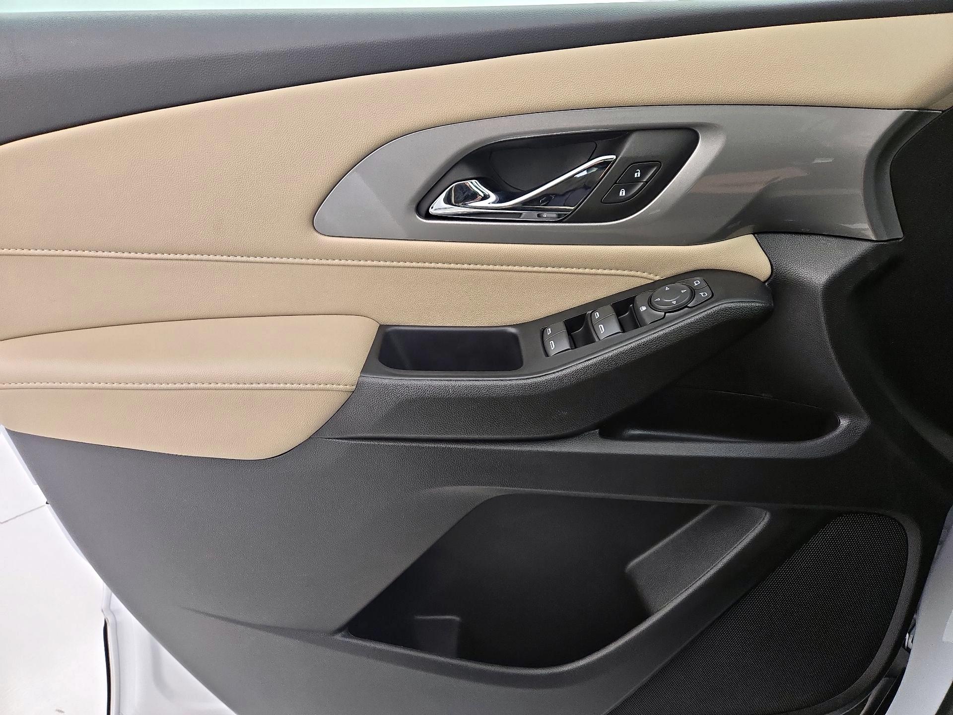 Thumbnail: 2023 Chevrolet Traverse - 12