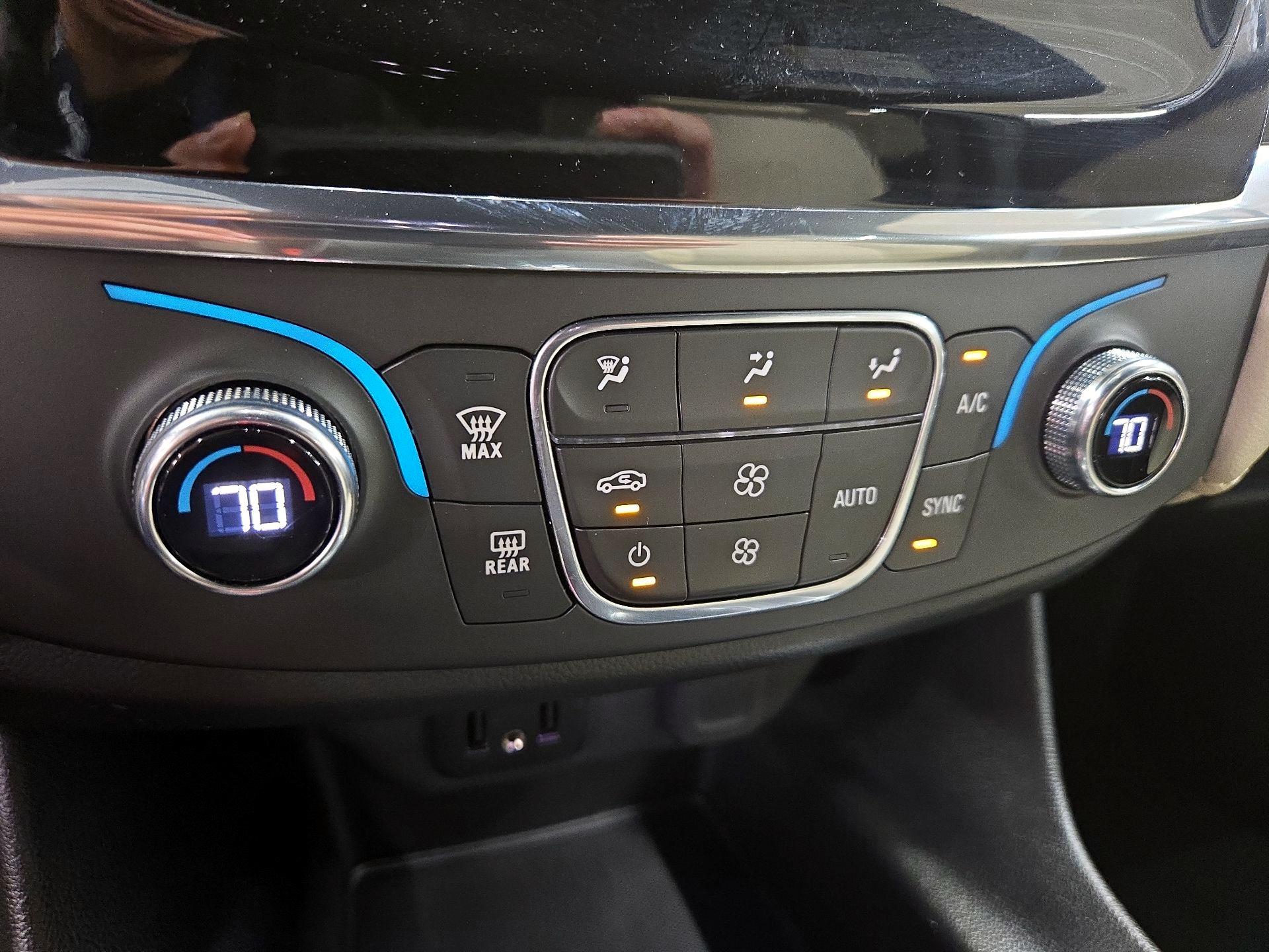 Thumbnail: 2023 Chevrolet Traverse - 15