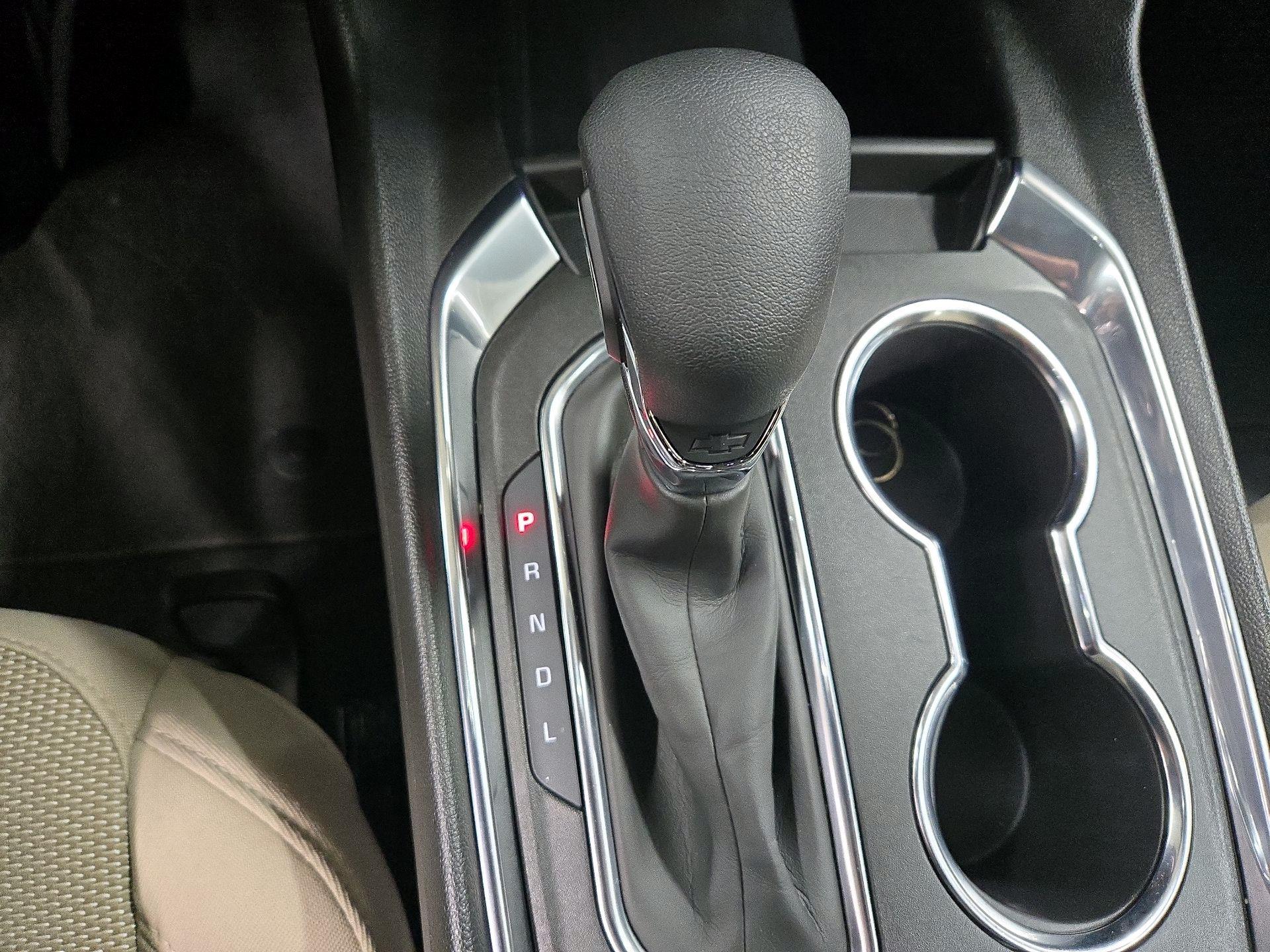 Thumbnail: 2023 Chevrolet Traverse - 16