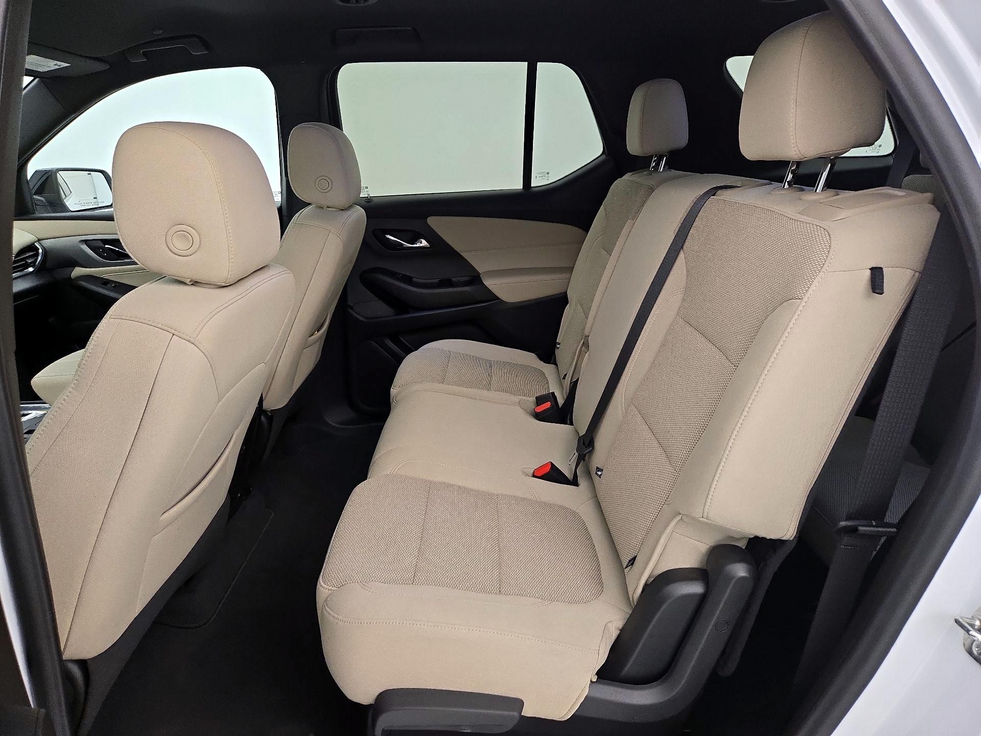 Thumbnail: 2023 Chevrolet Traverse - 18