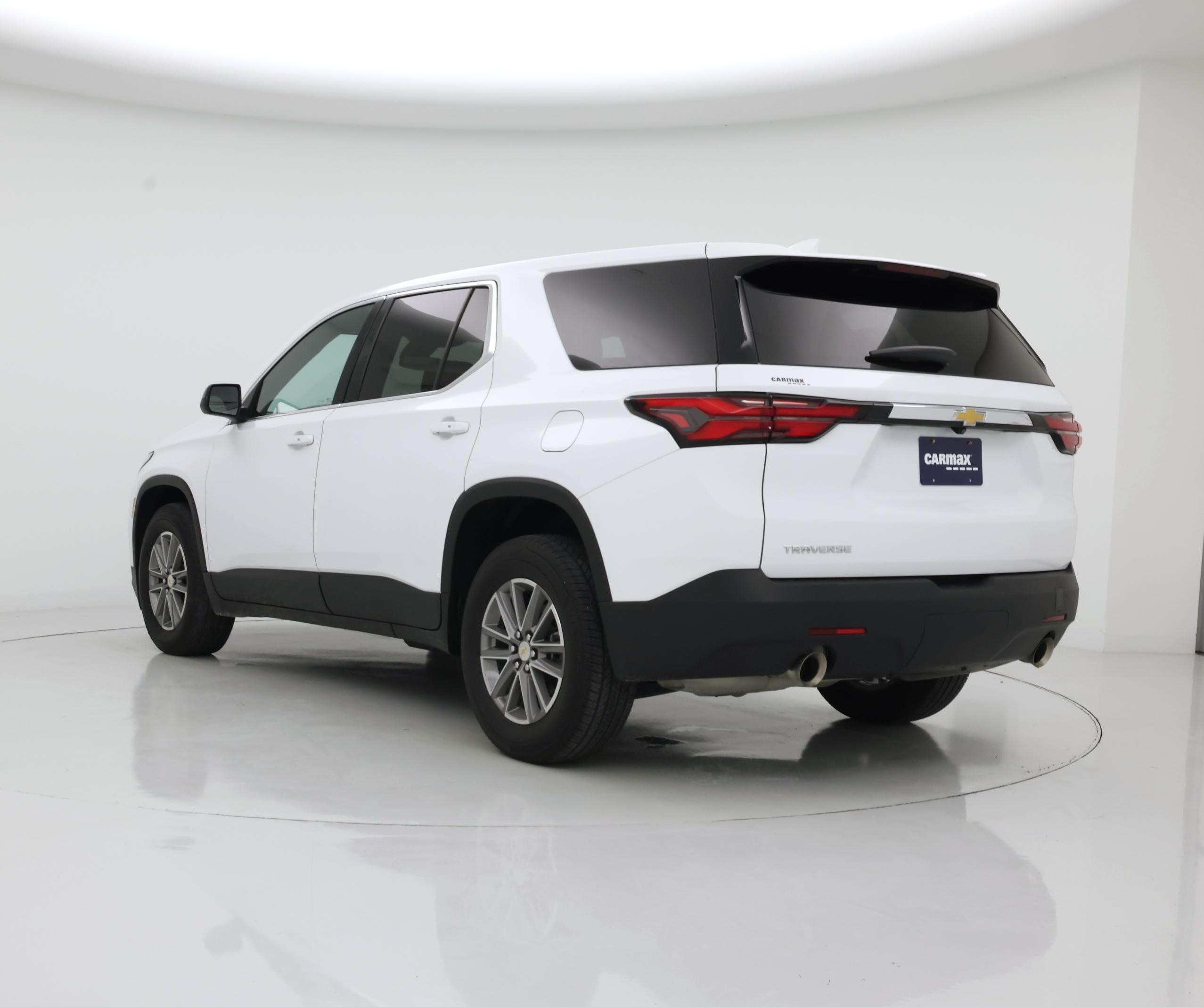 Thumbnail: 2023 Chevrolet Traverse - 2