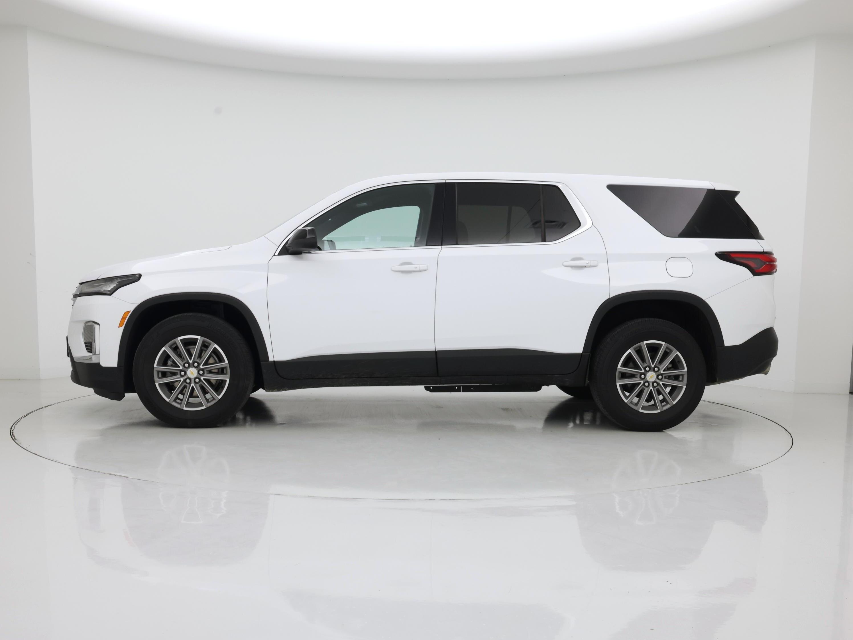 Thumbnail: 2023 Chevrolet Traverse - 3