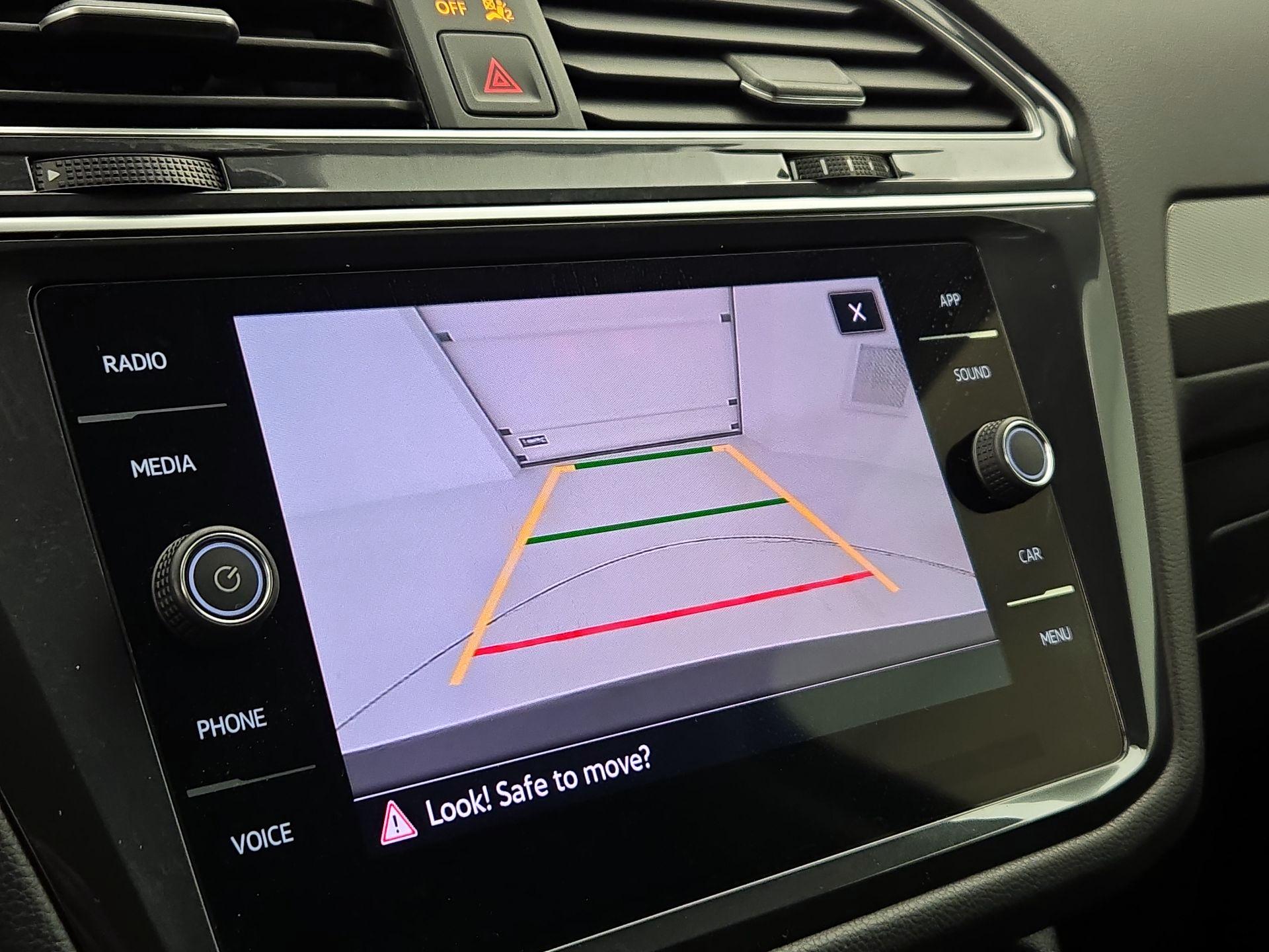 Thumbnail: 2024 Volkswagen Tiguan - 14