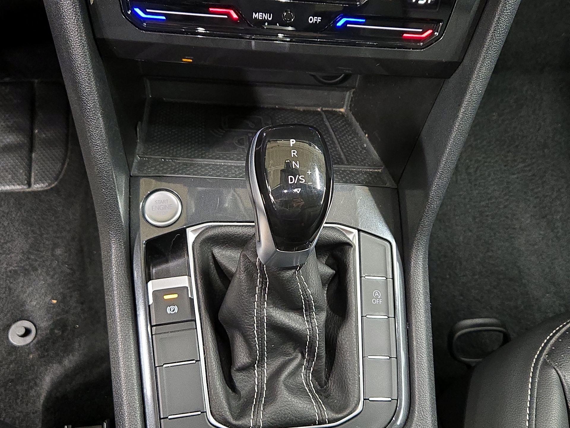 Thumbnail: 2024 Volkswagen Tiguan - 17