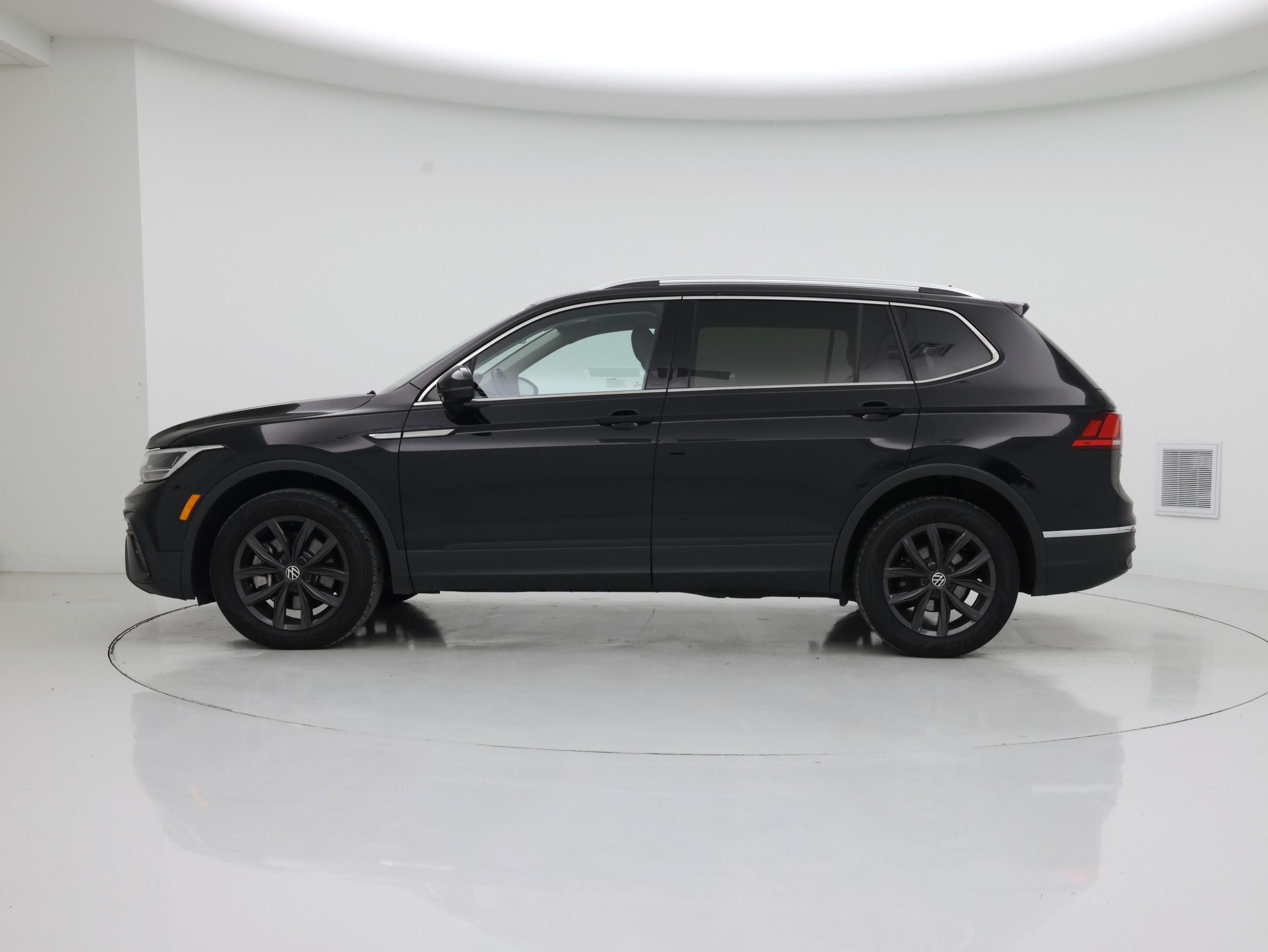 Thumbnail: 2024 Volkswagen Tiguan - 3