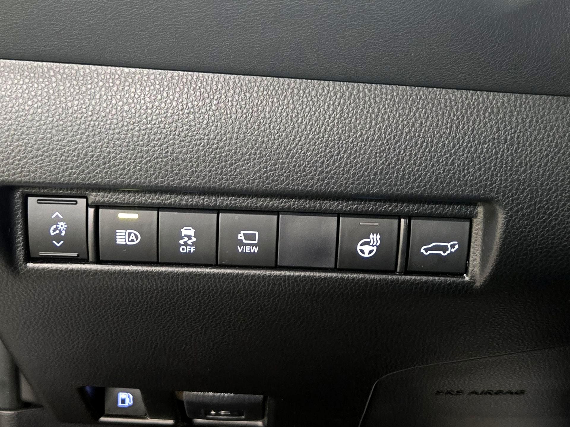 Thumbnail: 2021 Toyota Venza - 13