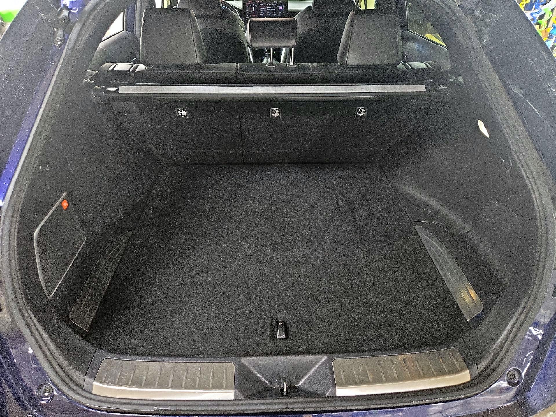 Thumbnail: 2021 Toyota Venza - 20
