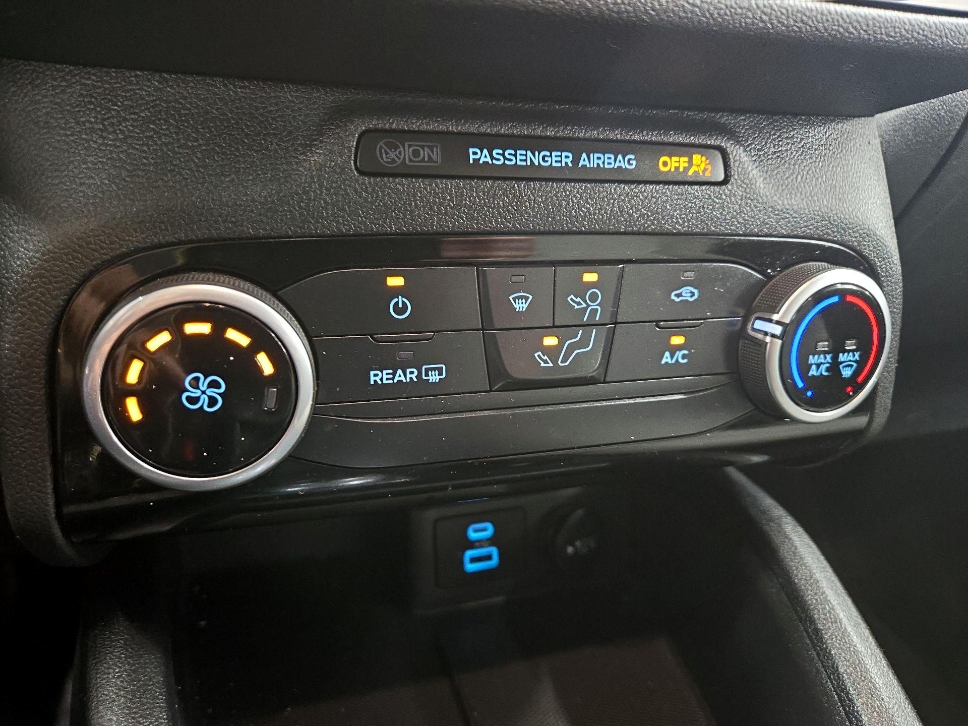 Thumbnail: 2022 Ford Escape - 16