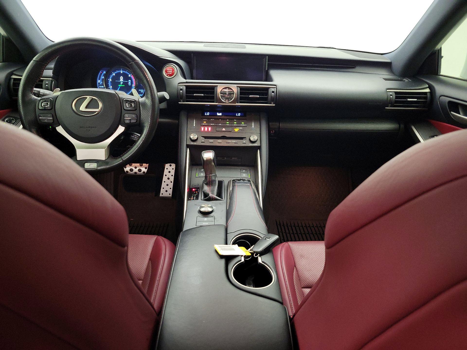 Thumbnail: 2019 Lexus IS - 9