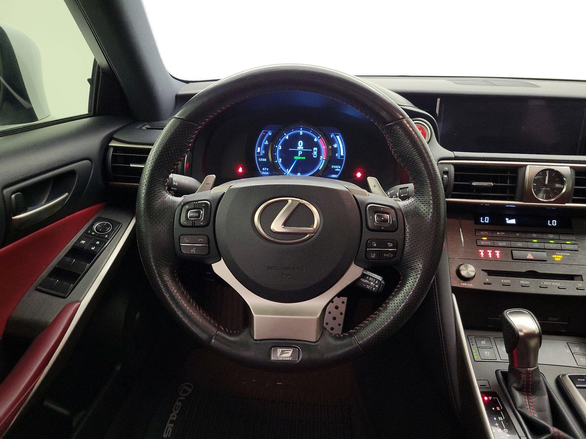 Thumbnail: 2019 Lexus IS - 10