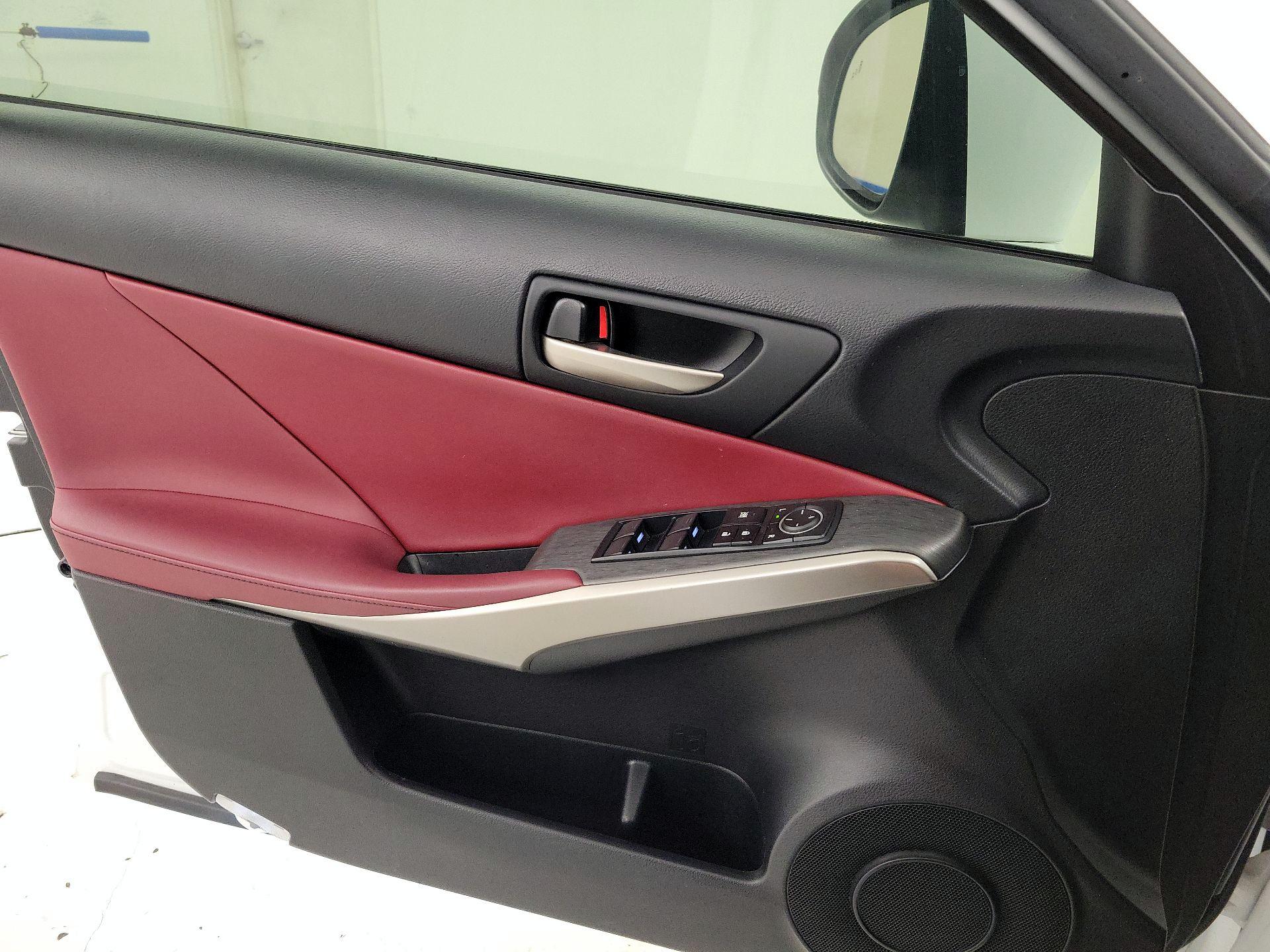 Thumbnail: 2019 Lexus IS - 12