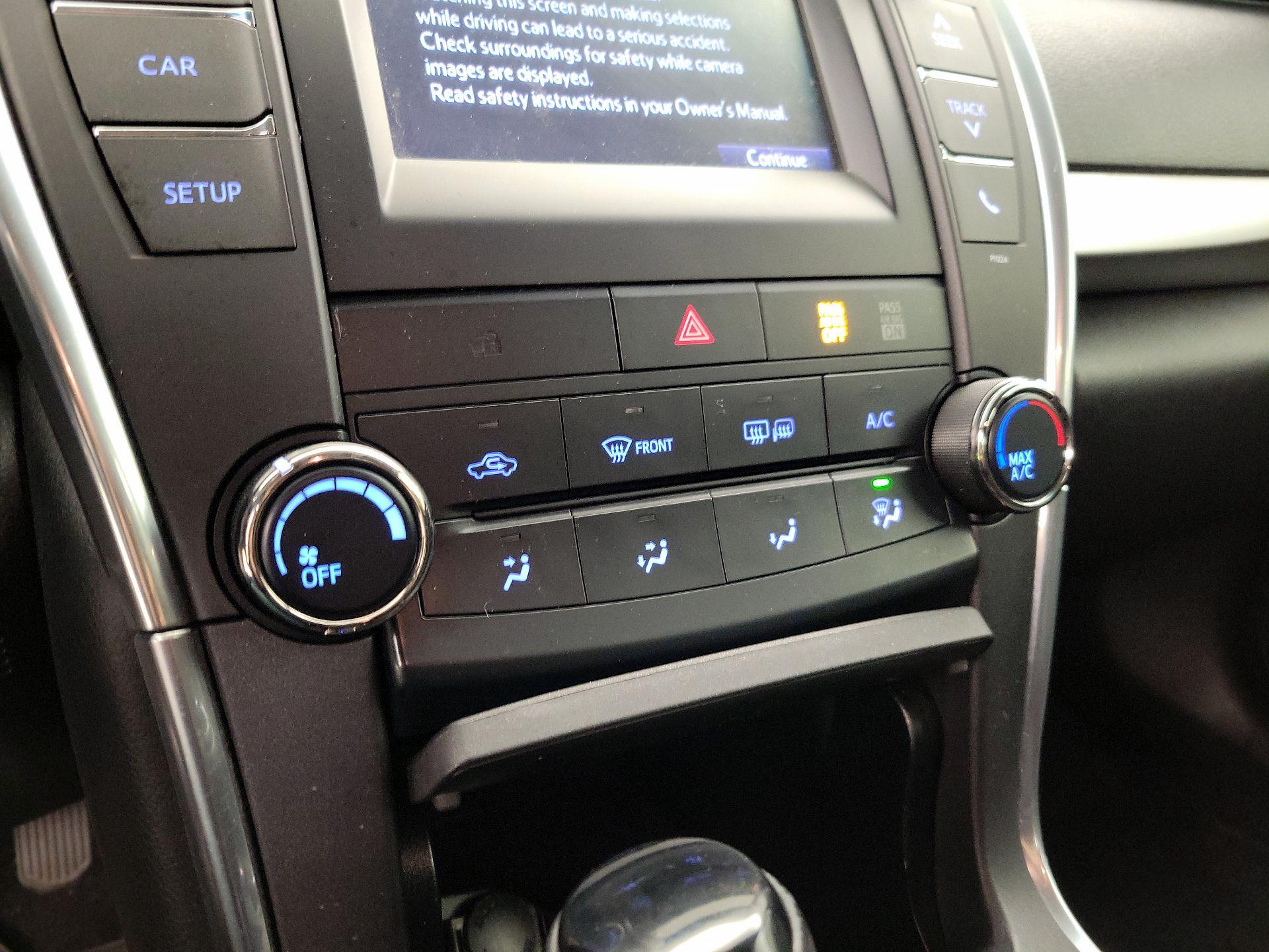 Thumbnail: 2016 Toyota Camry - 16