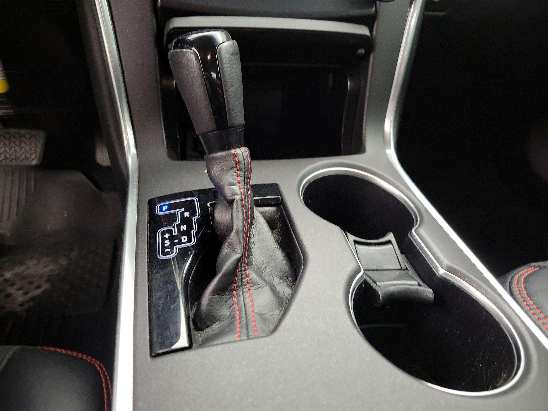 Thumbnail: 2016 Toyota Camry - 17