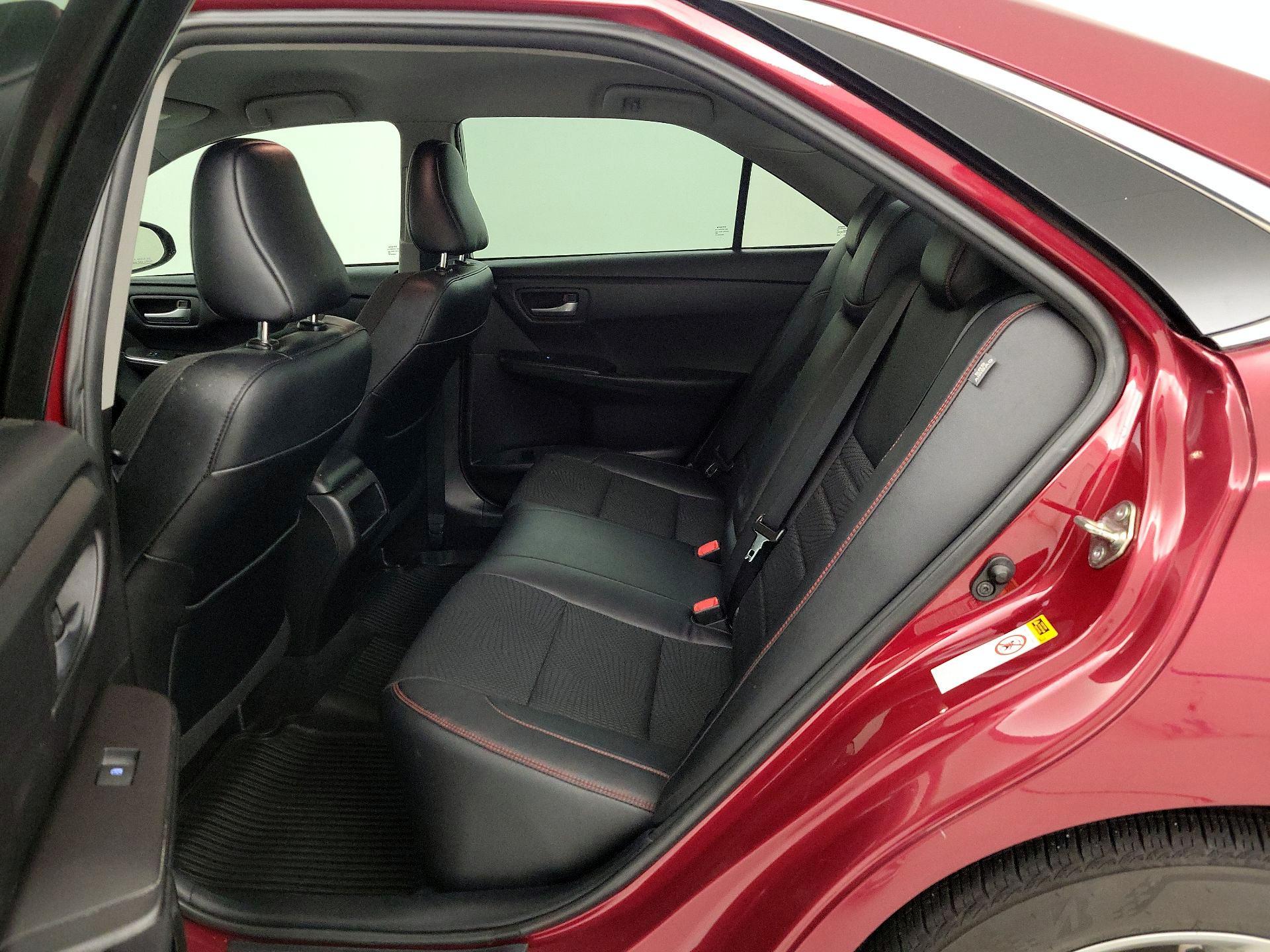 Thumbnail: 2016 Toyota Camry - 18