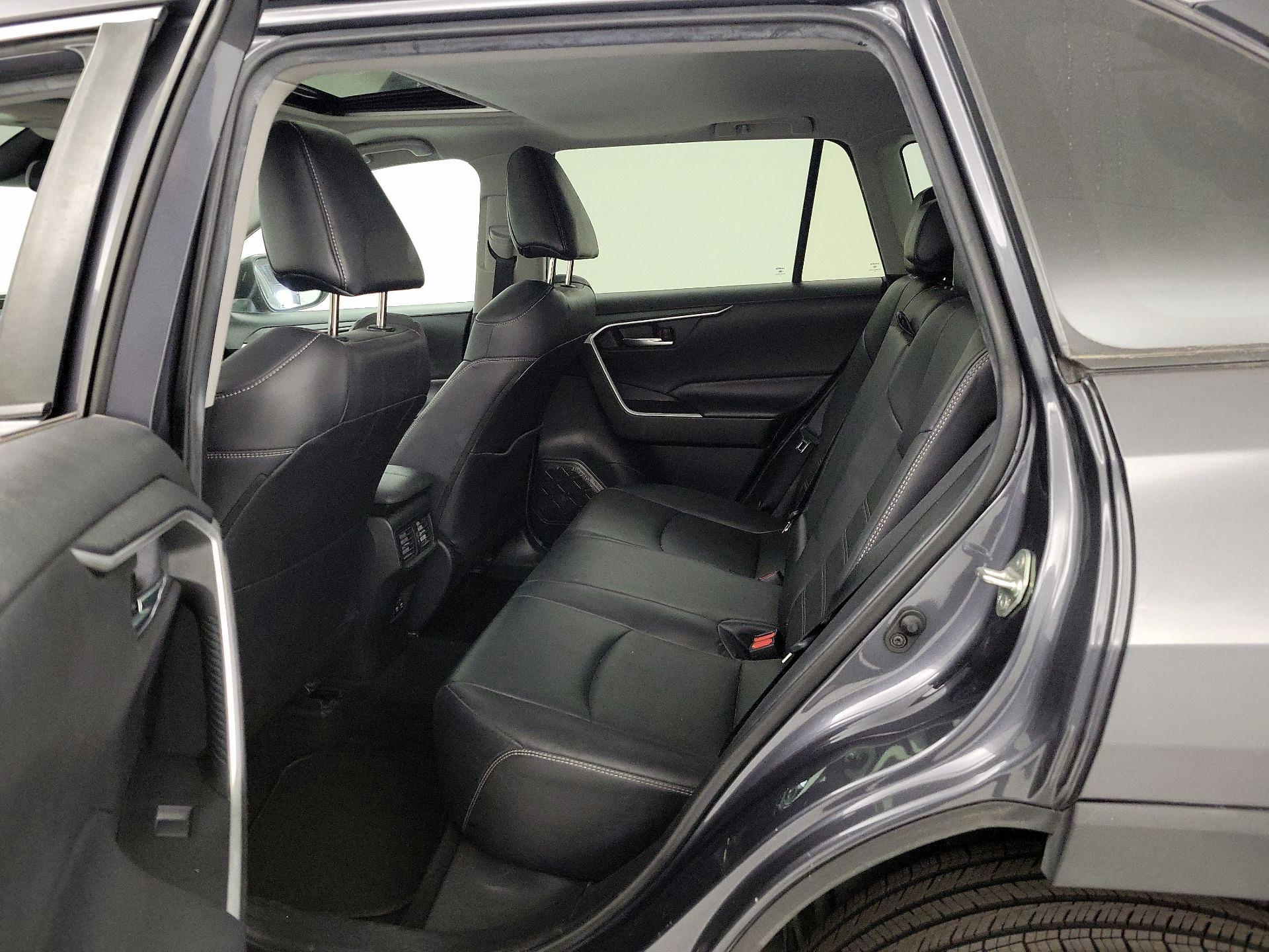 Thumbnail: 2020 Toyota RAV4 - 19