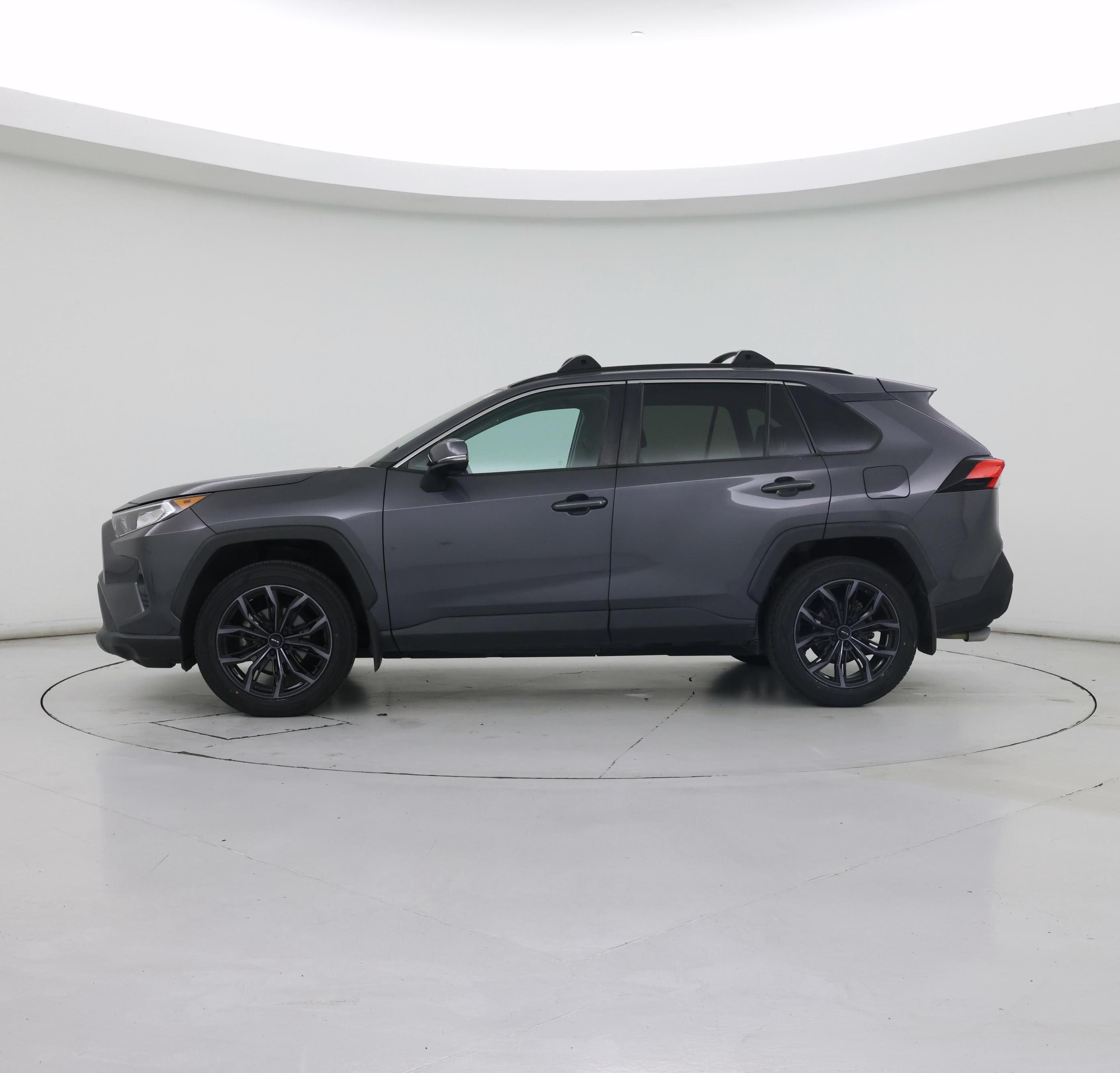 Thumbnail: 2020 Toyota RAV4 - 3