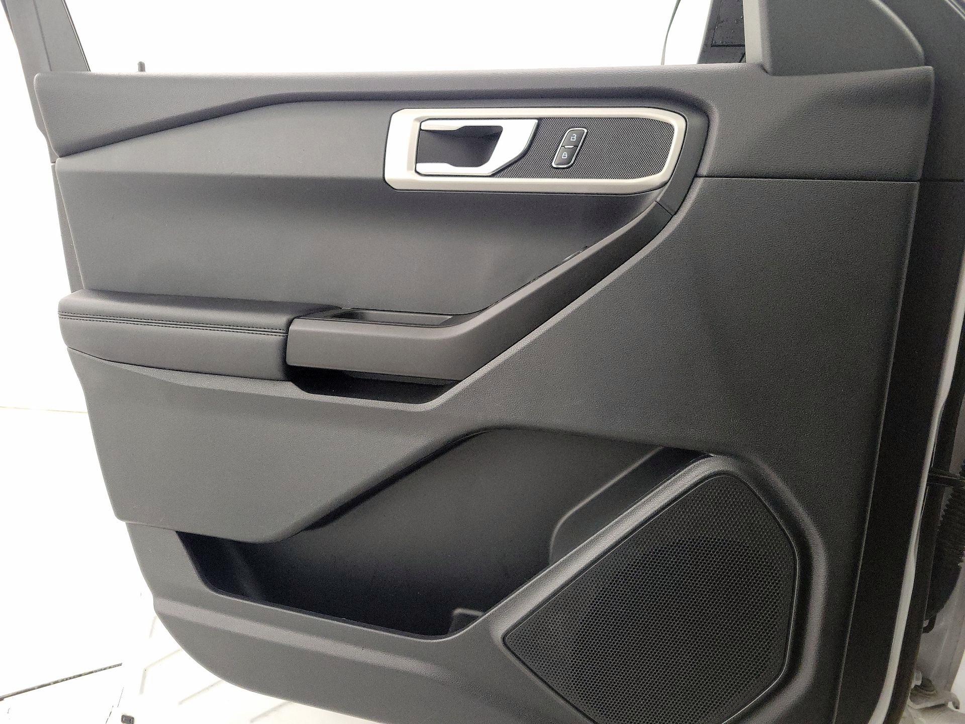 Thumbnail: 2021 Ford Explorer - 12