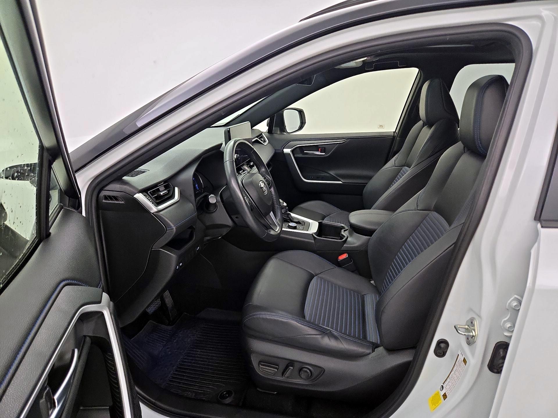 Thumbnail: 2023 Toyota RAV4 - 11