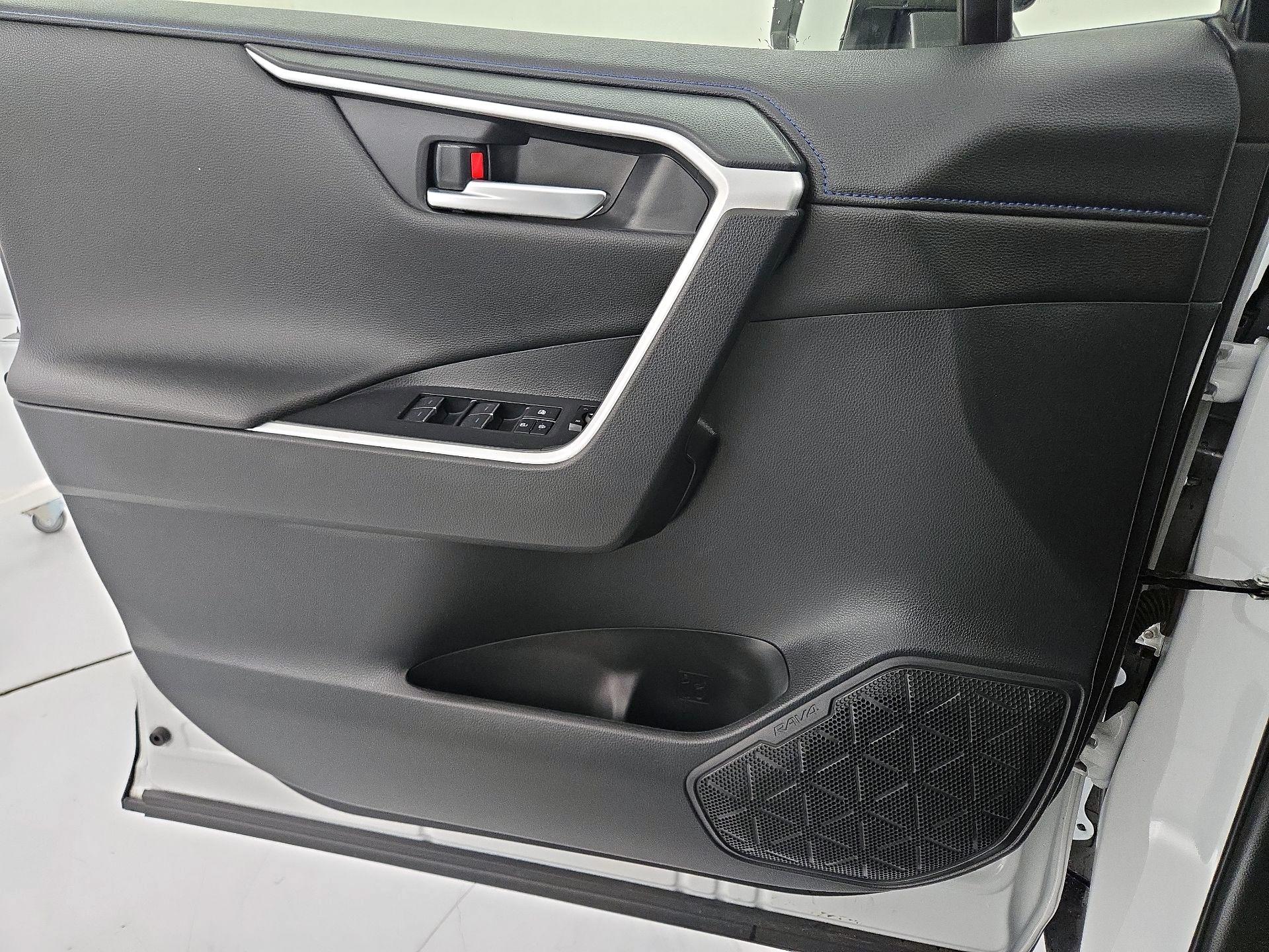 Thumbnail: 2023 Toyota RAV4 - 12