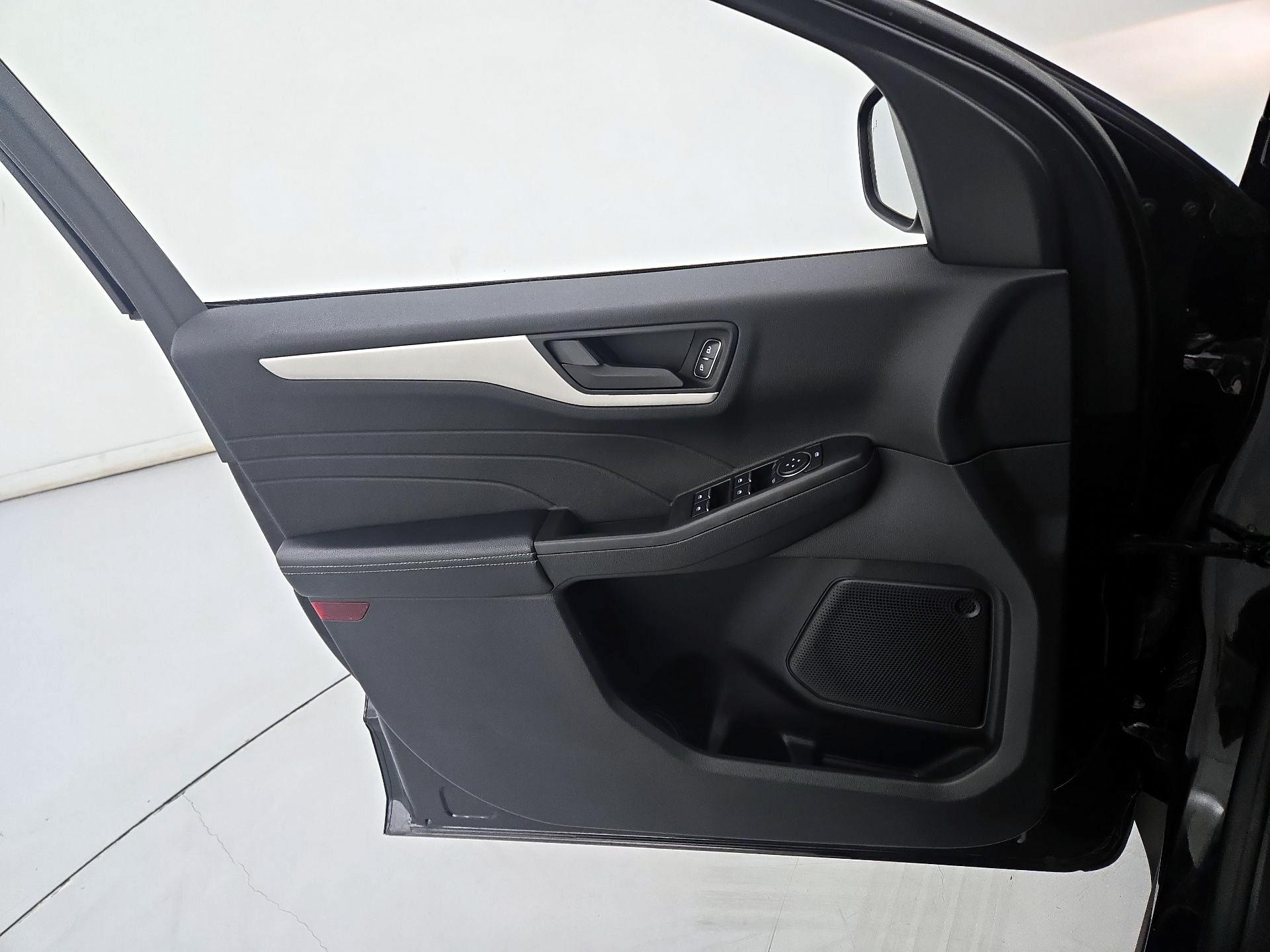 Thumbnail: 2022 Ford Escape - 12