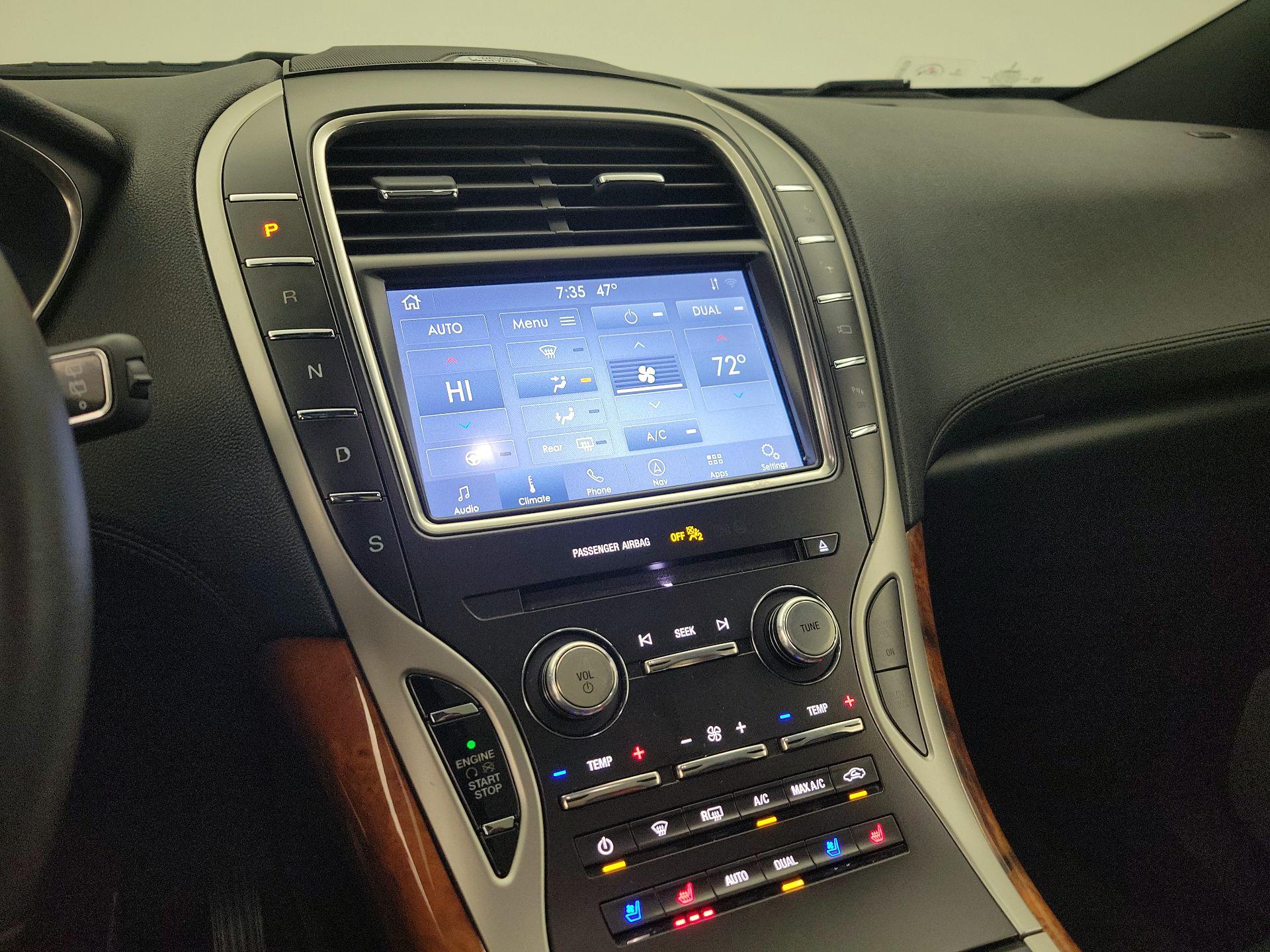 Thumbnail: 2019 Lincoln Nautilus - 16