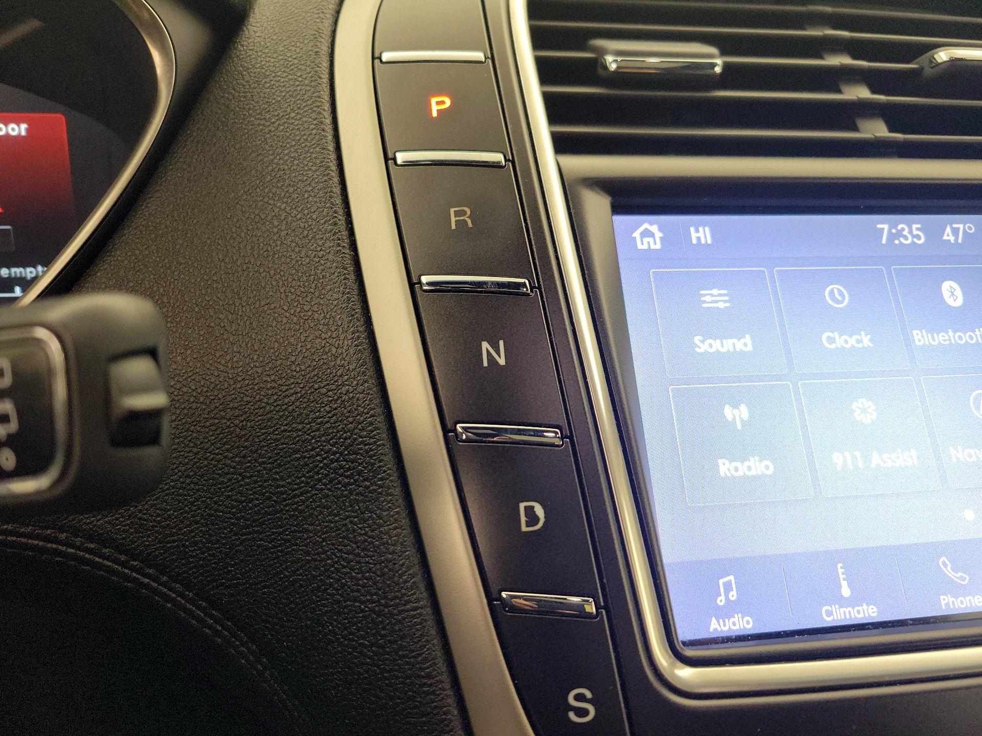 Thumbnail: 2019 Lincoln Nautilus - 17