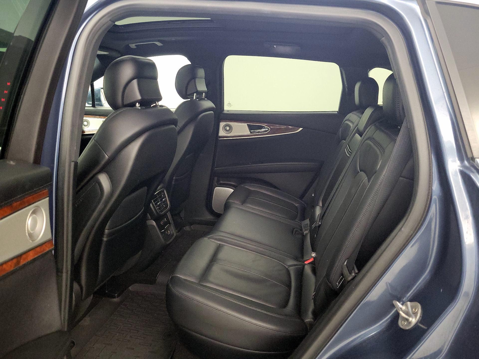 Thumbnail: 2019 Lincoln Nautilus - 19