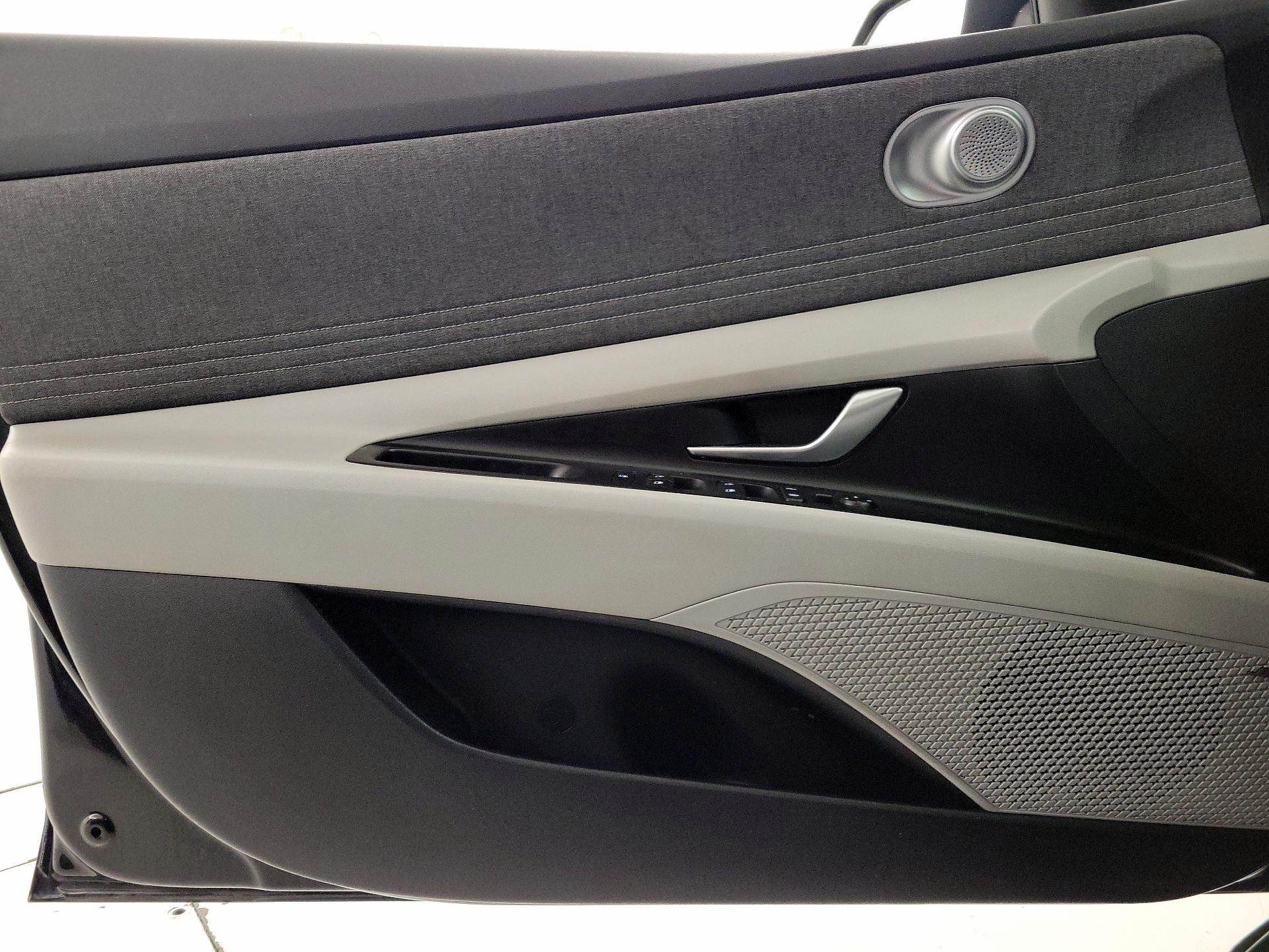 Thumbnail: 2022 Hyundai Elantra - 12