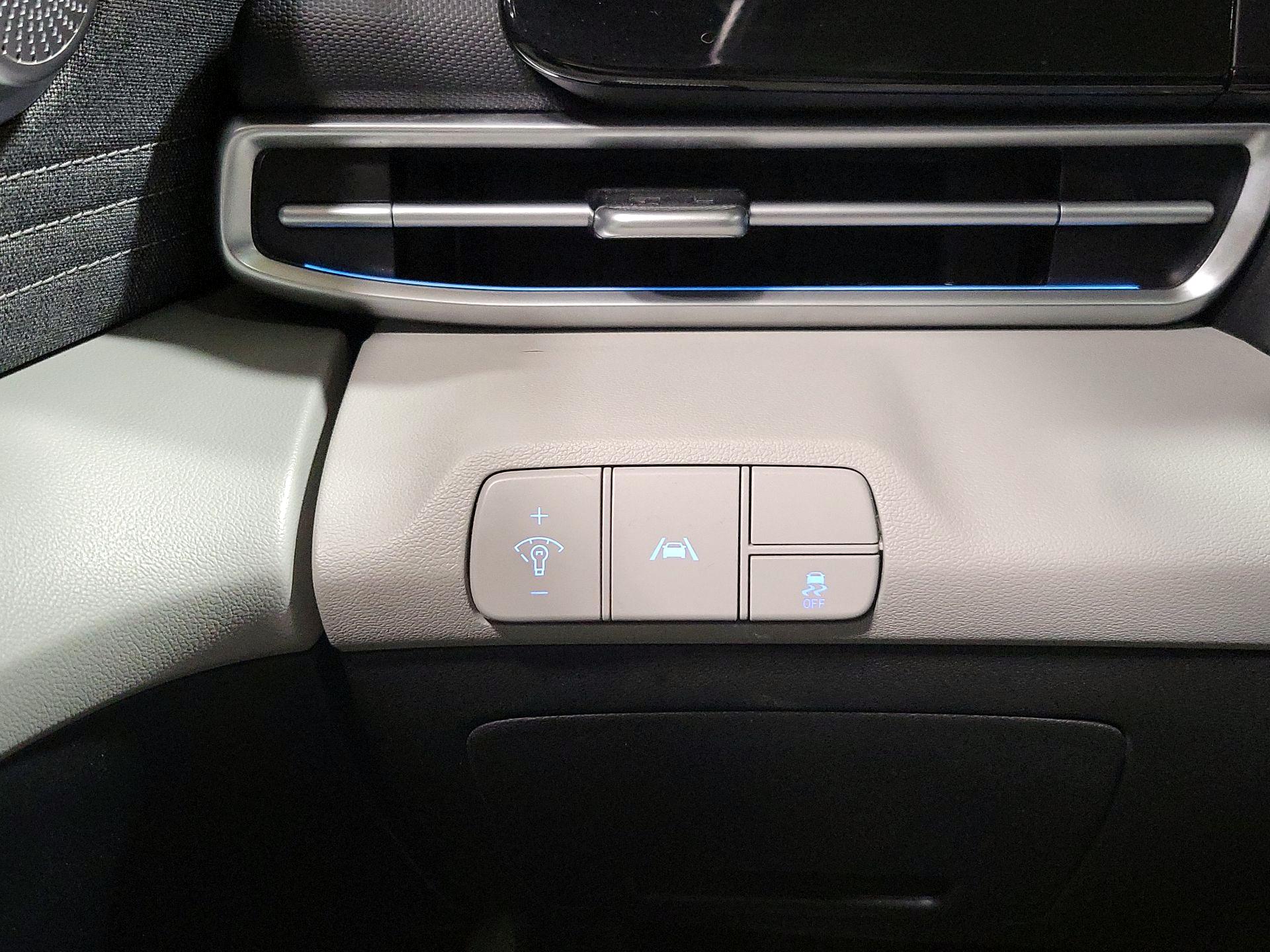 Thumbnail: 2022 Hyundai Elantra - 13