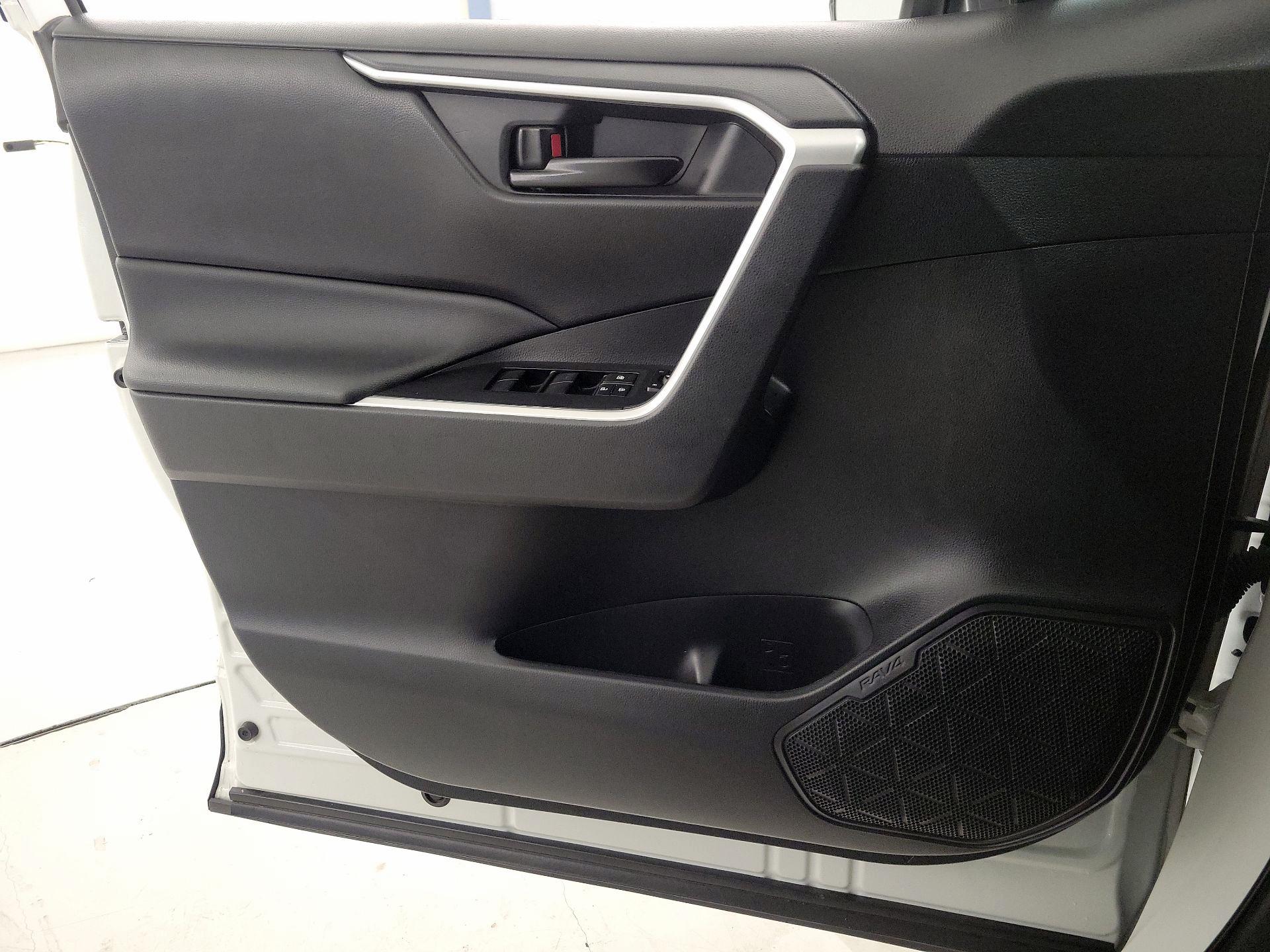 Thumbnail: 2023 Toyota RAV4 - 12