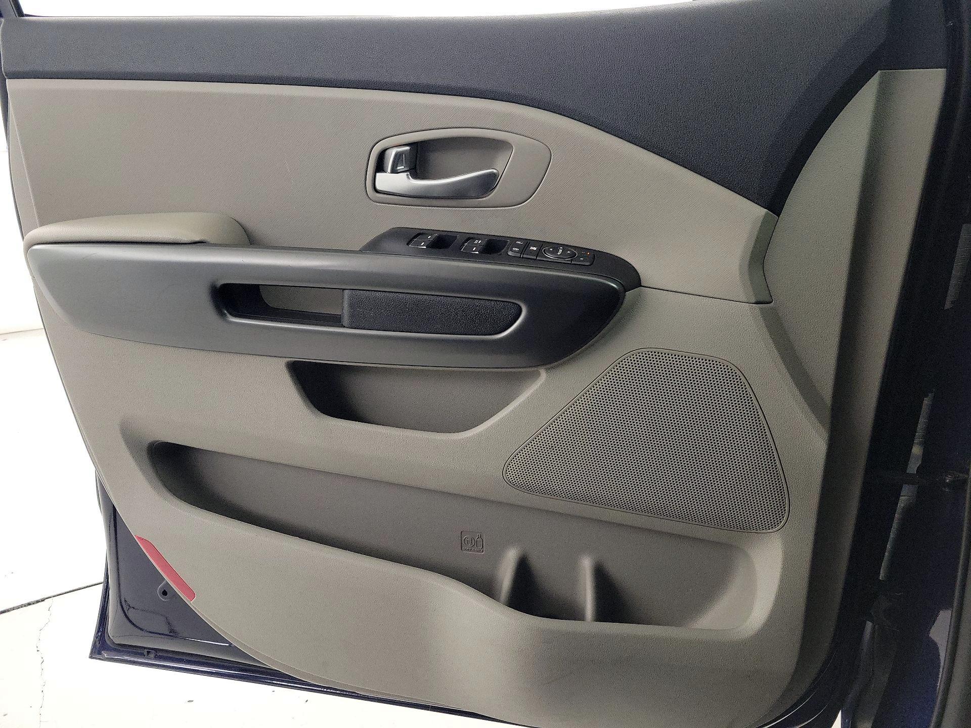 Thumbnail: 2019 Kia Sedona - 12