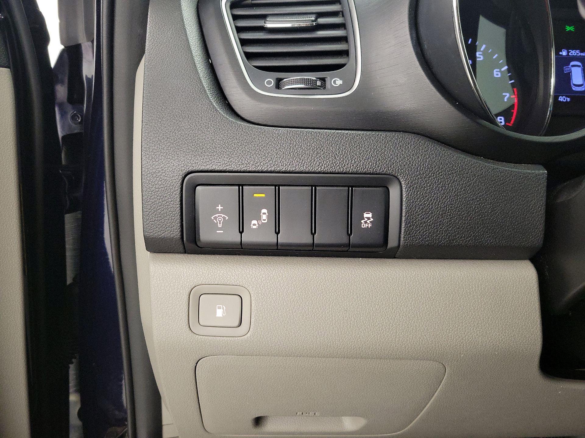 Thumbnail: 2019 Kia Sedona - 13