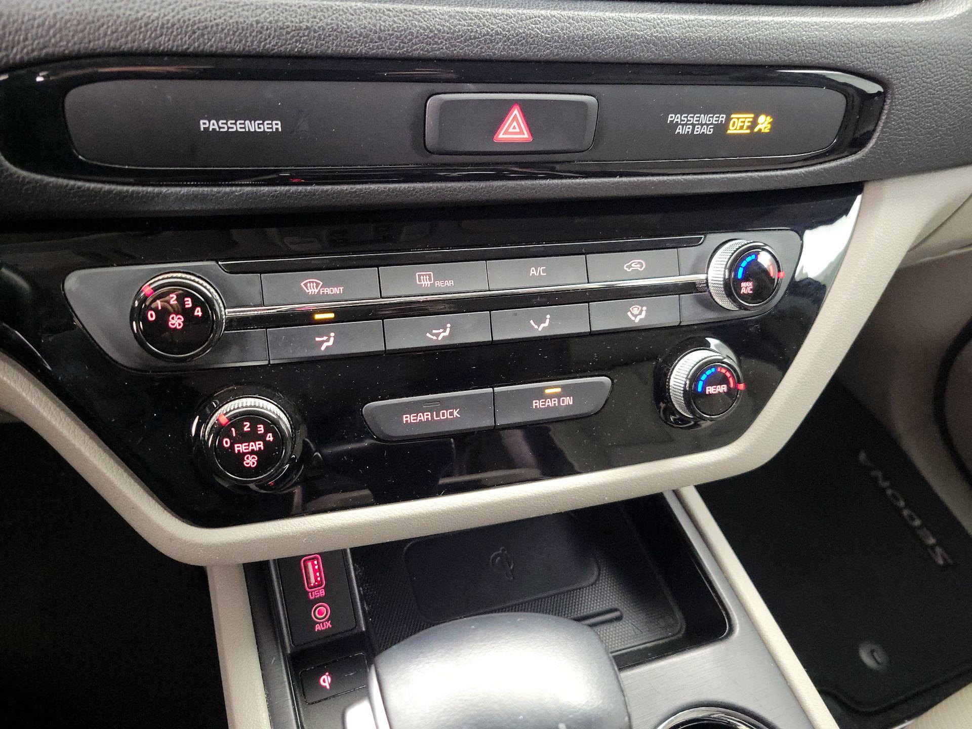 Thumbnail: 2019 Kia Sedona - 16