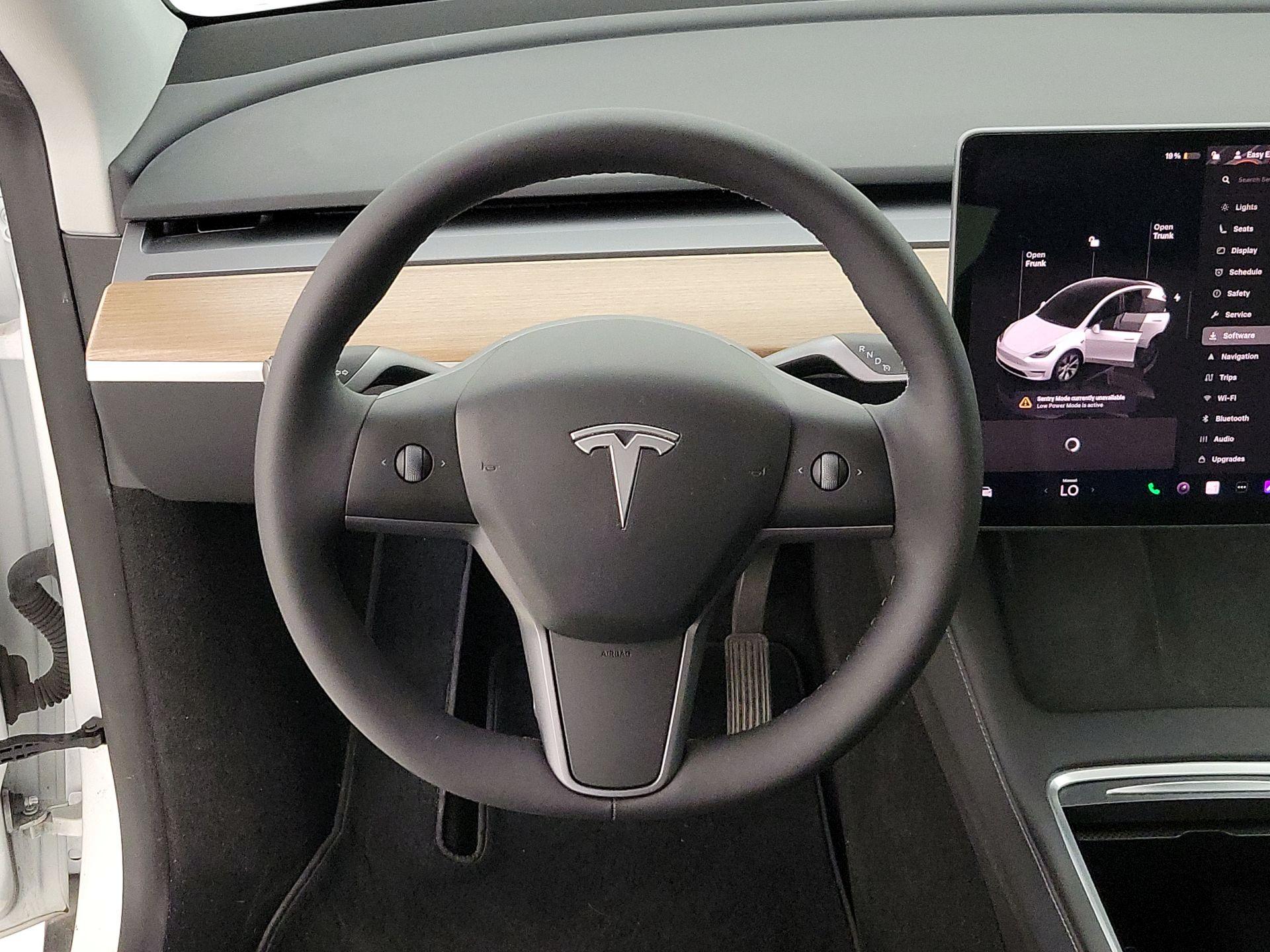 Thumbnail: 2023 Tesla Model Y - 10