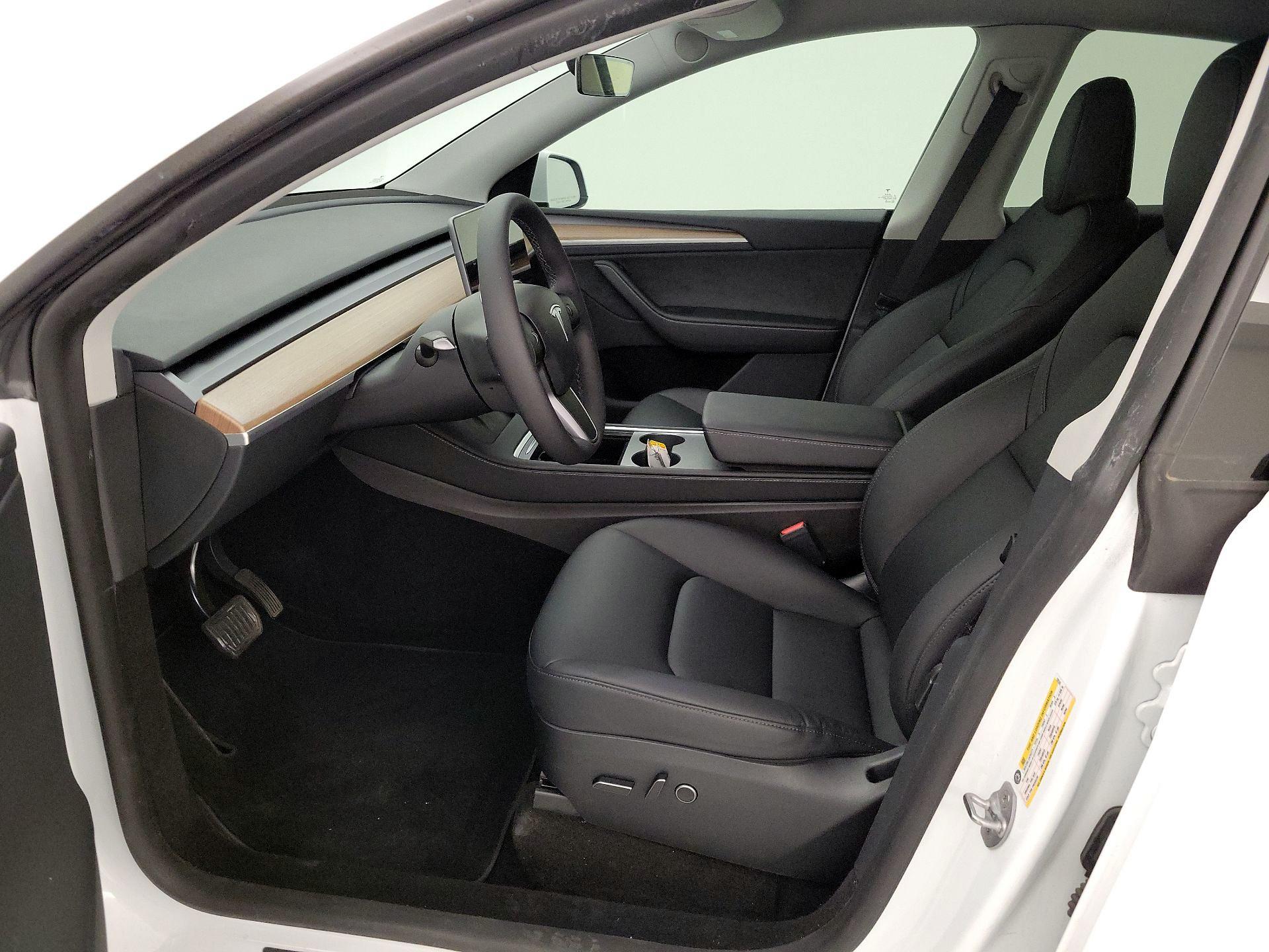 Thumbnail: 2023 Tesla Model Y - 11