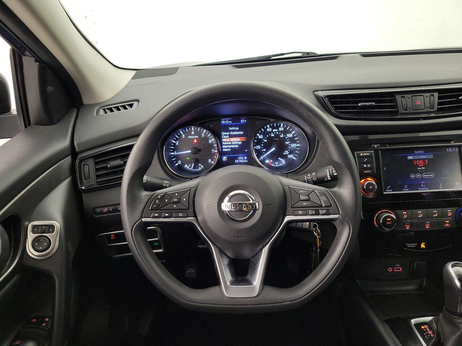 Thumbnail: 2019 Nissan Rogue Sport - 10