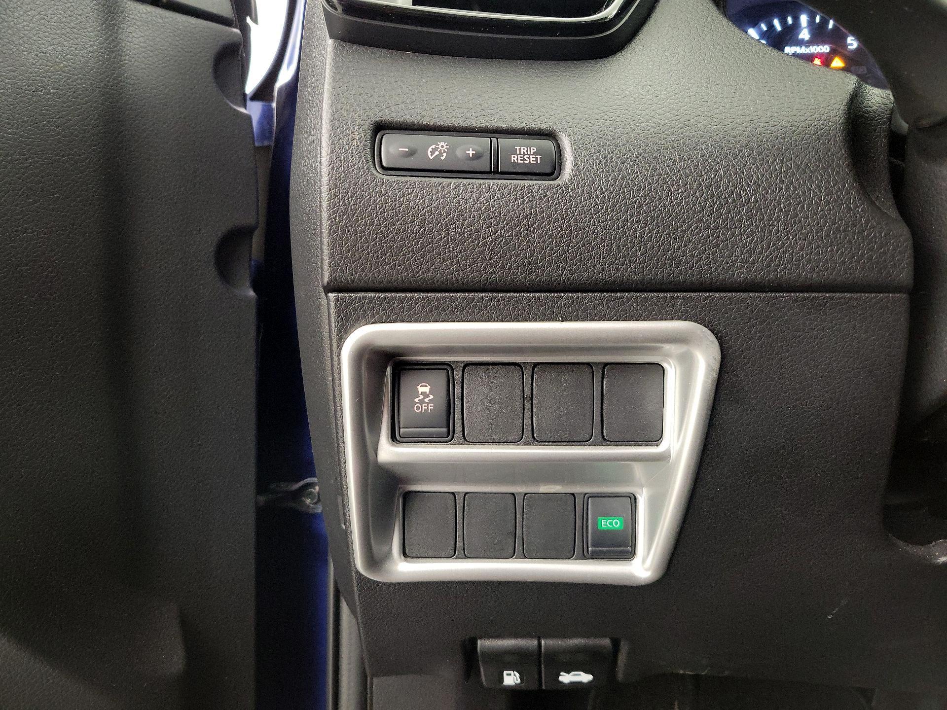 Thumbnail: 2019 Nissan Rogue Sport - 13