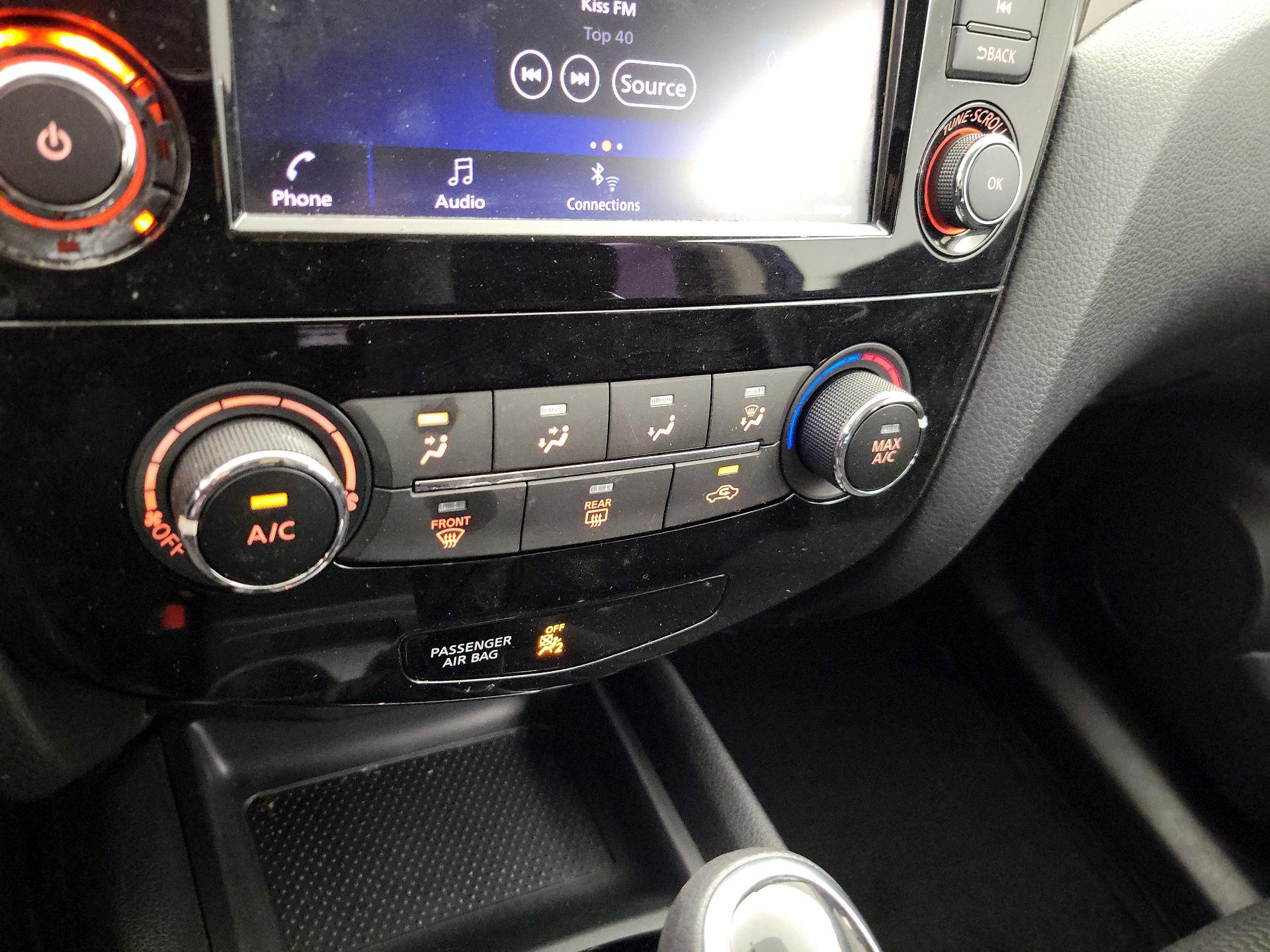 Thumbnail: 2019 Nissan Rogue Sport - 16