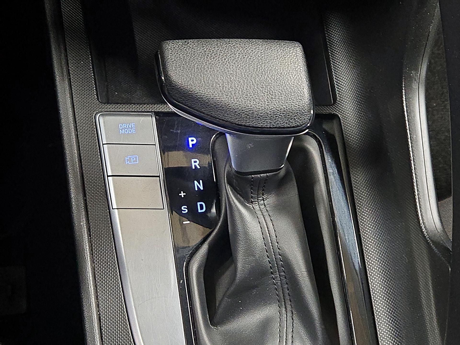 Thumbnail: 2023 Hyundai Elantra - 17