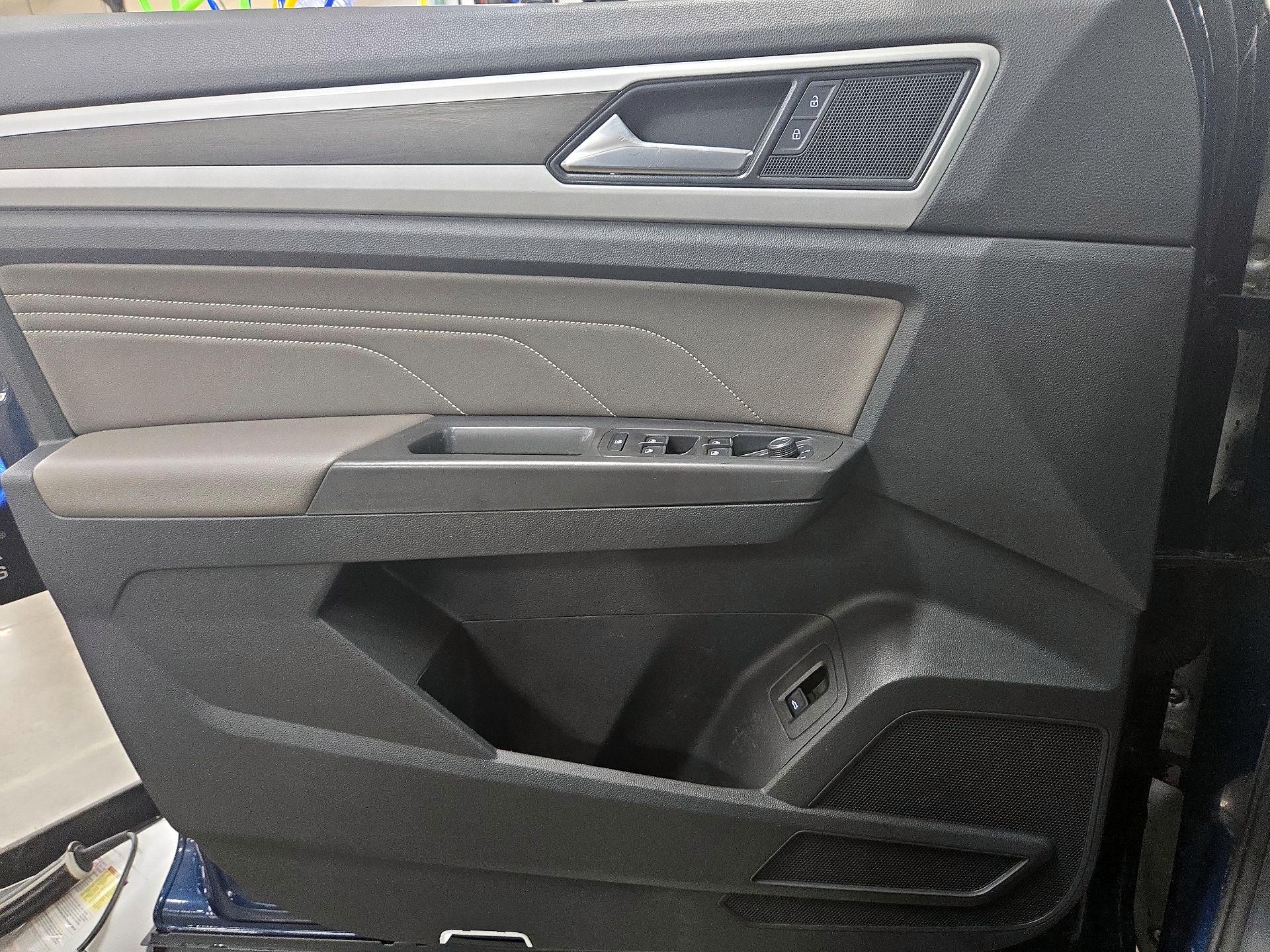 Thumbnail: 2022 Volkswagen Atlas - 12