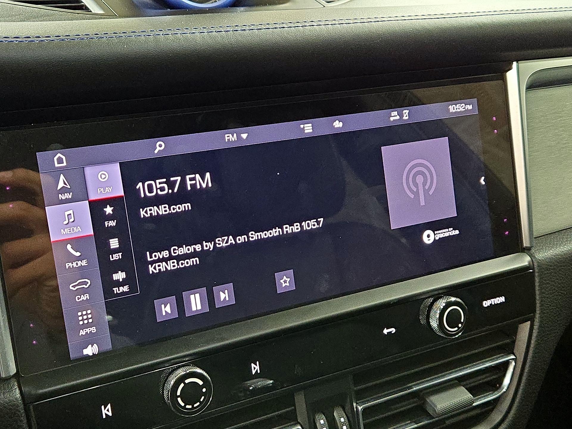 Thumbnail: 2023 Porsche Macan - 16