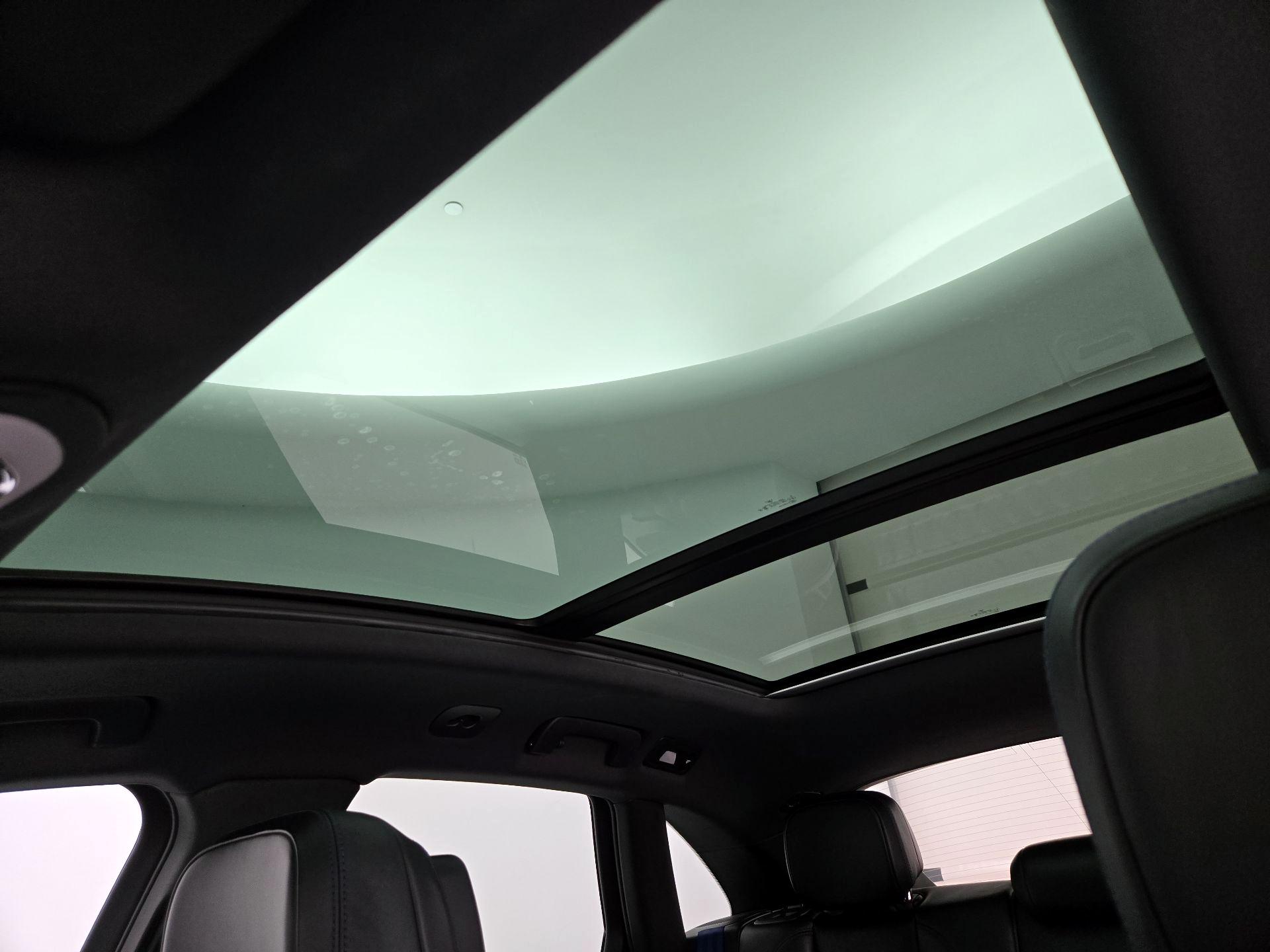 Thumbnail: 2023 Porsche Macan - 20