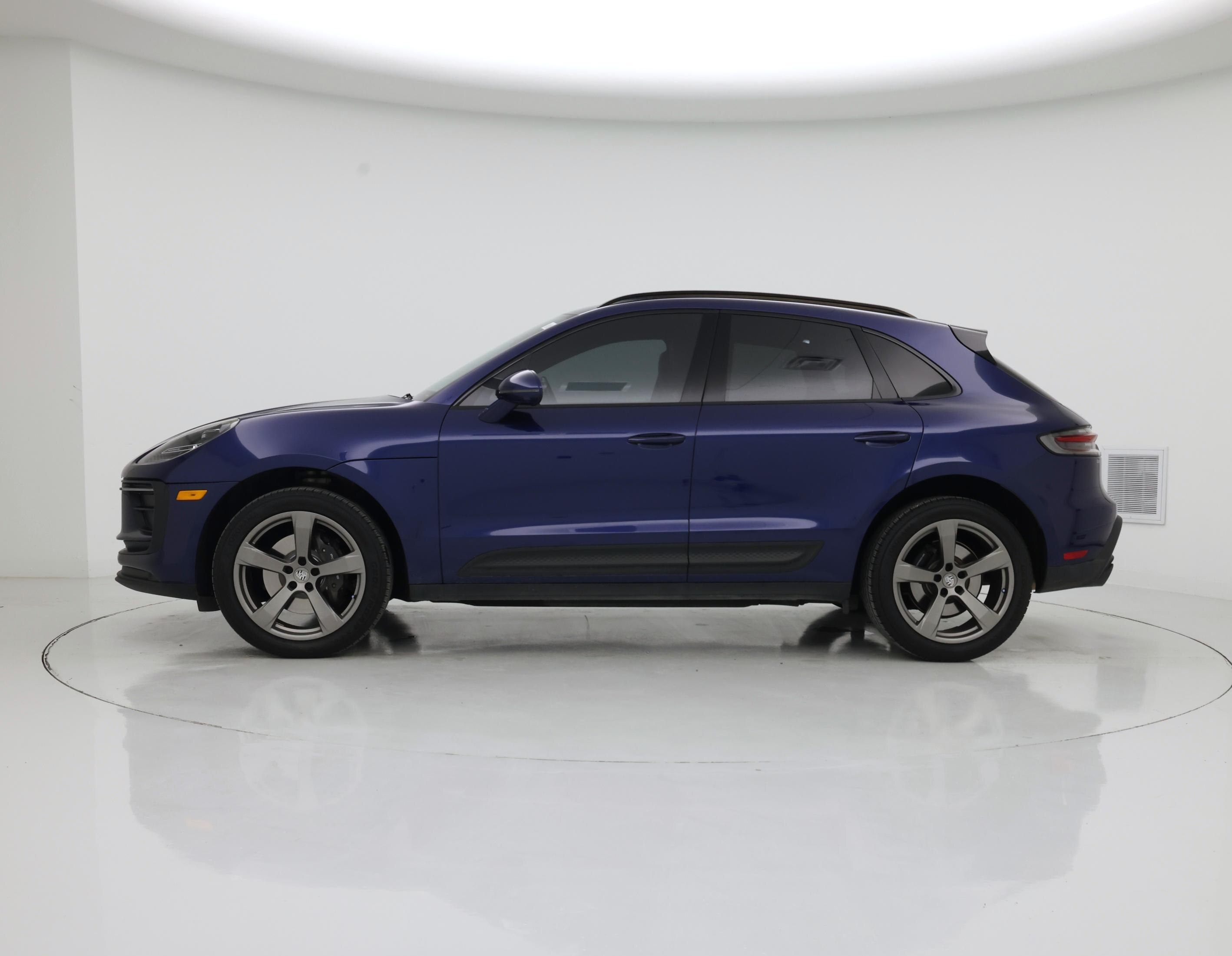 Thumbnail: 2023 Porsche Macan - 3