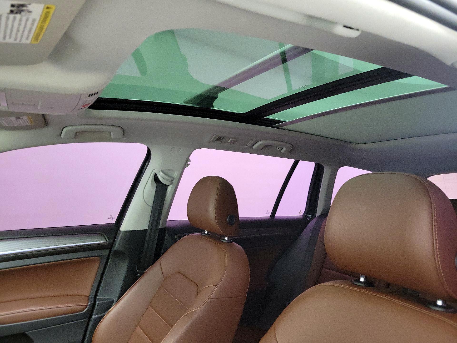 Thumbnail: 2017 Volkswagen Golf - 18