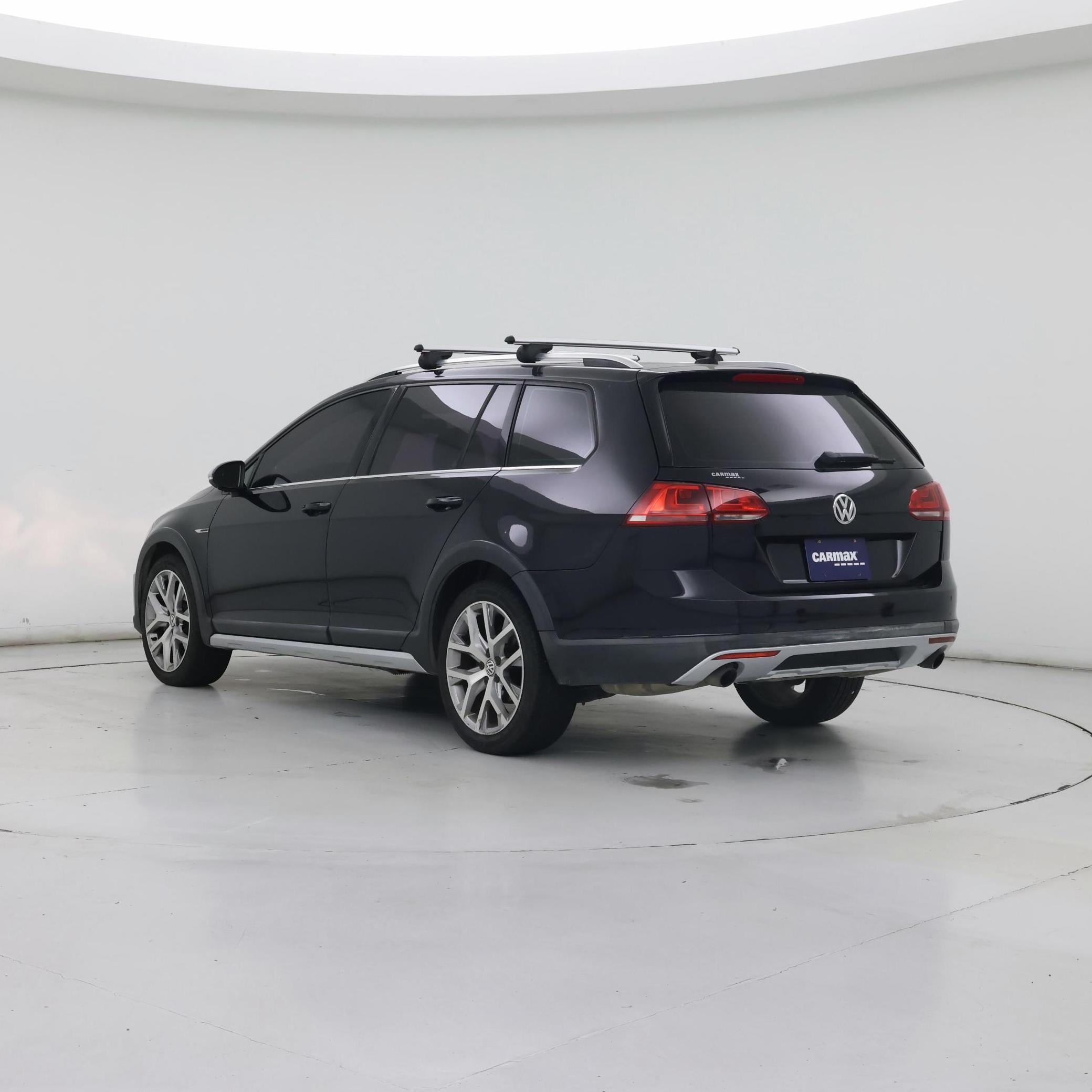 Thumbnail: 2017 Volkswagen Golf - 2