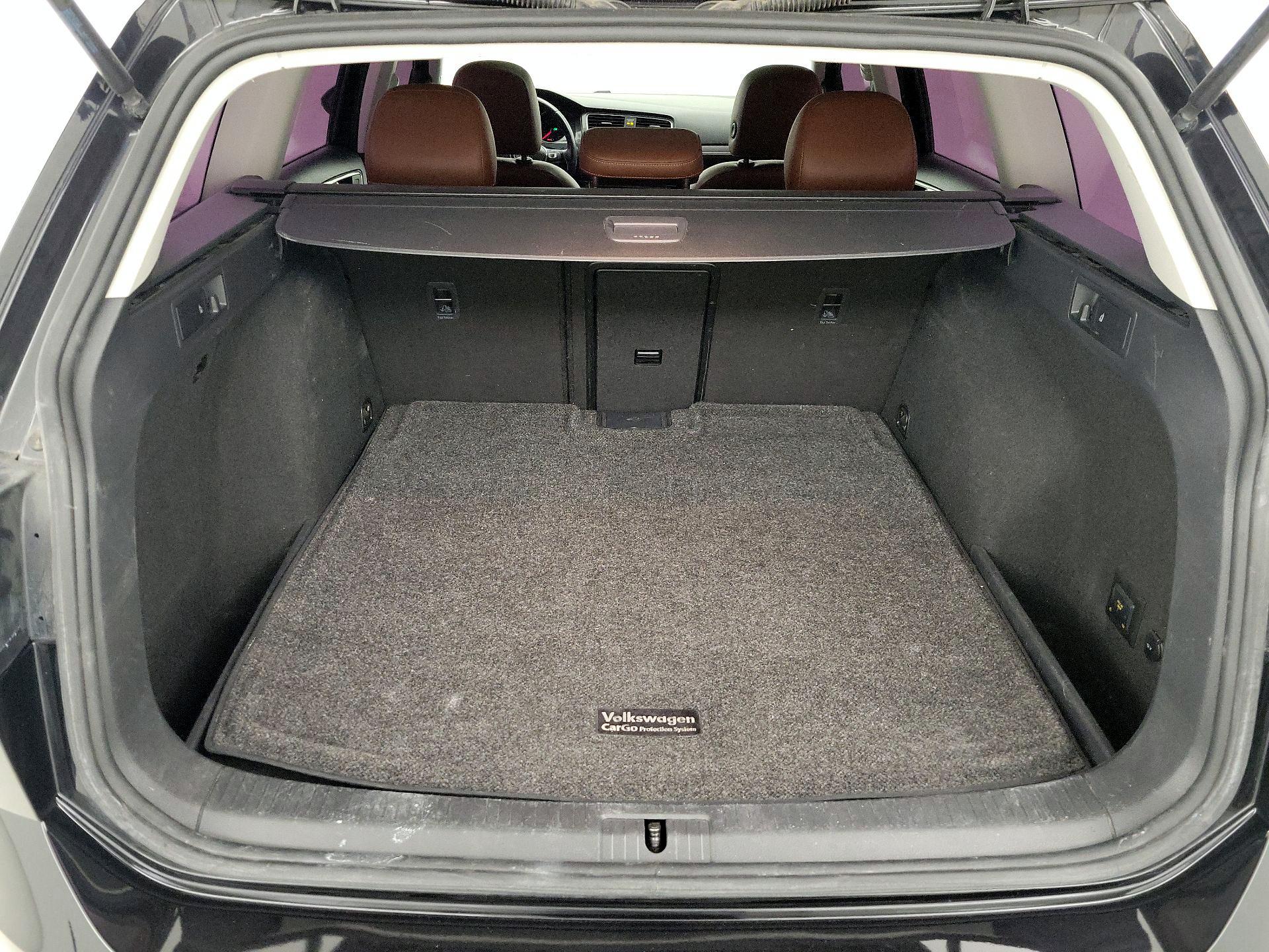 Thumbnail: 2017 Volkswagen Golf - 20