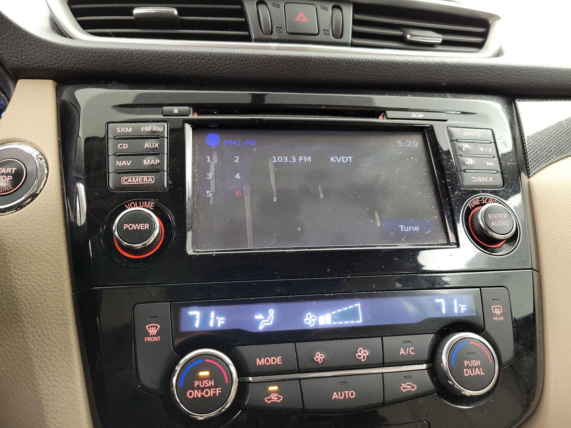 Thumbnail: 2016 Nissan Rogue - 16