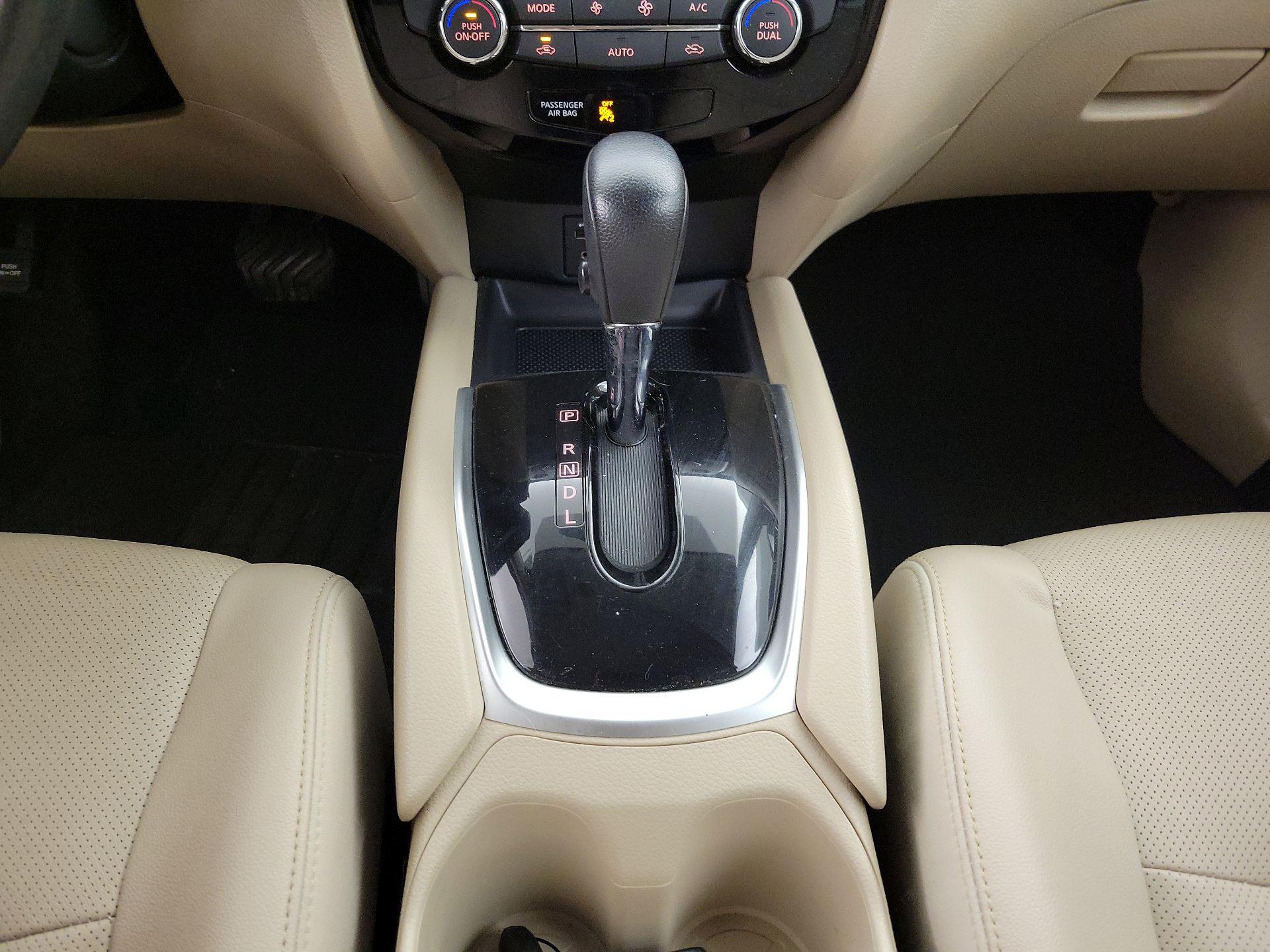 Thumbnail: 2016 Nissan Rogue - 18